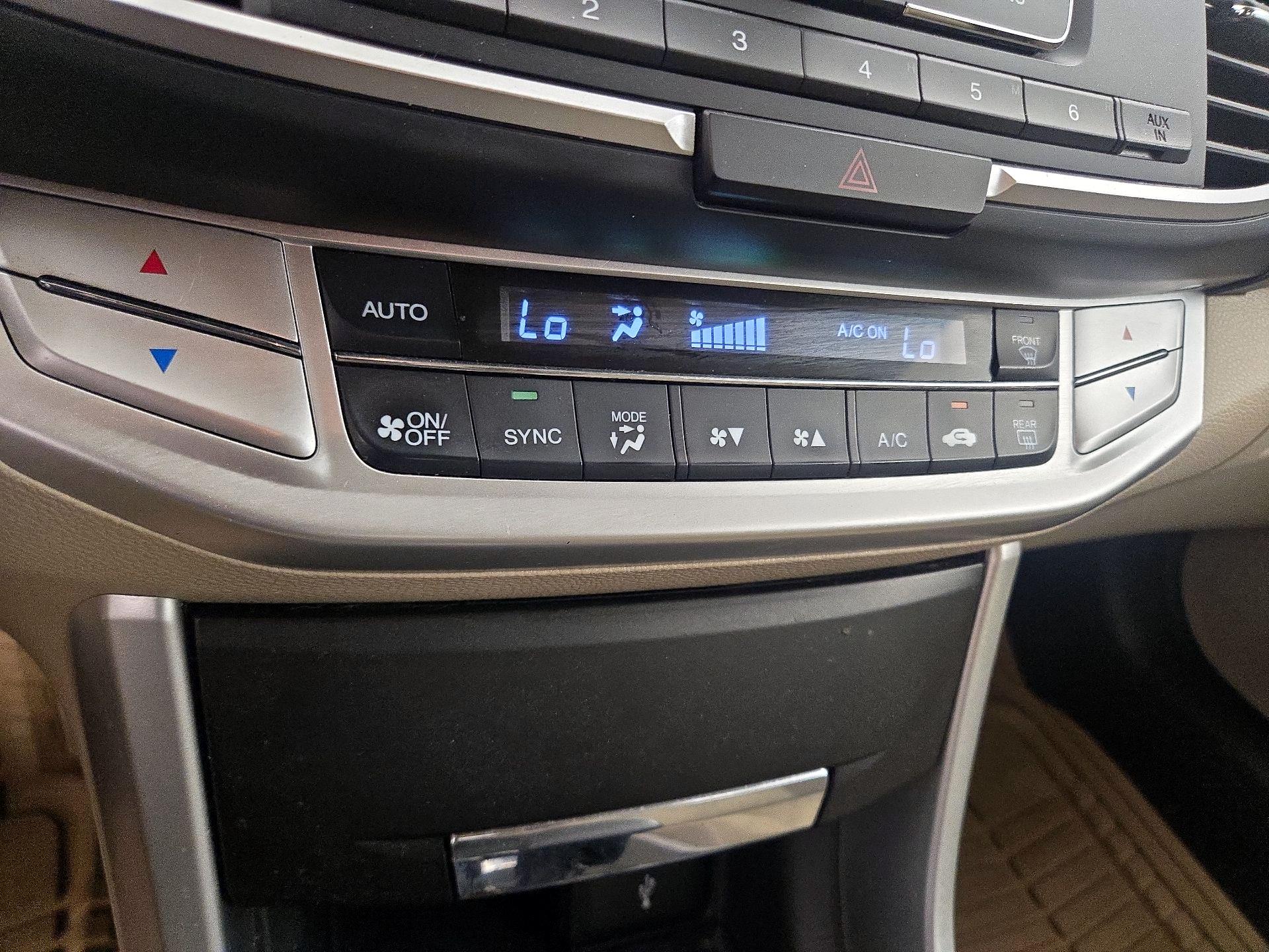 Thumbnail: 2015 Honda Accord - 16
