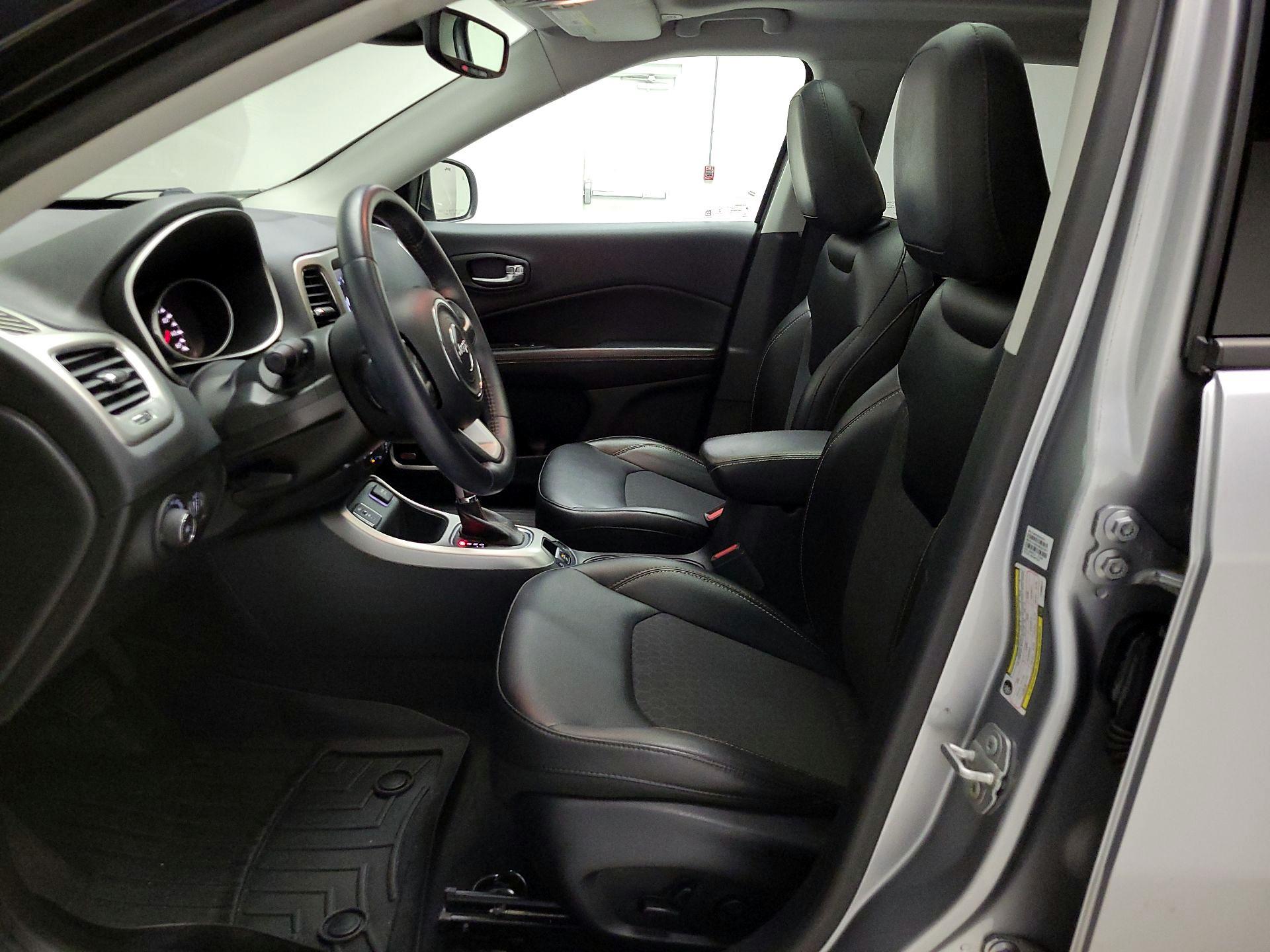 Thumbnail: 2018 Jeep Compass - 11