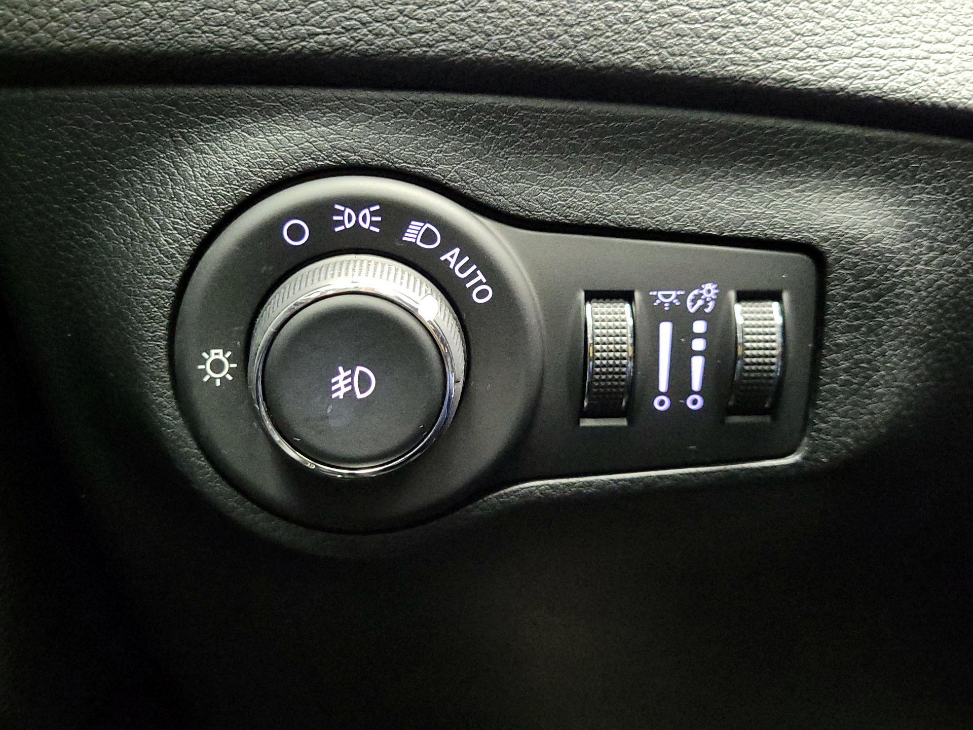 Thumbnail: 2018 Jeep Compass - 13