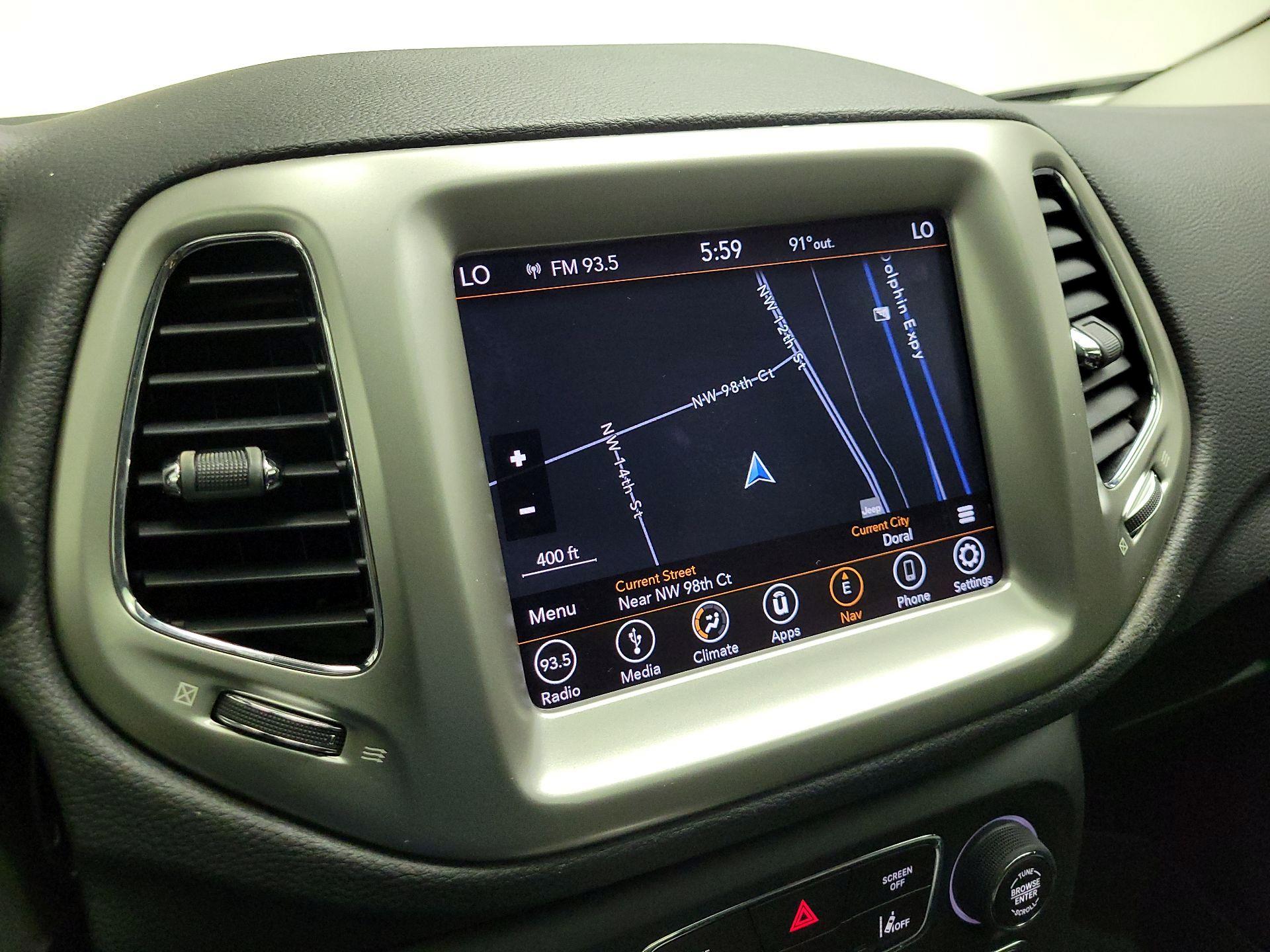 Thumbnail: 2018 Jeep Compass - 14