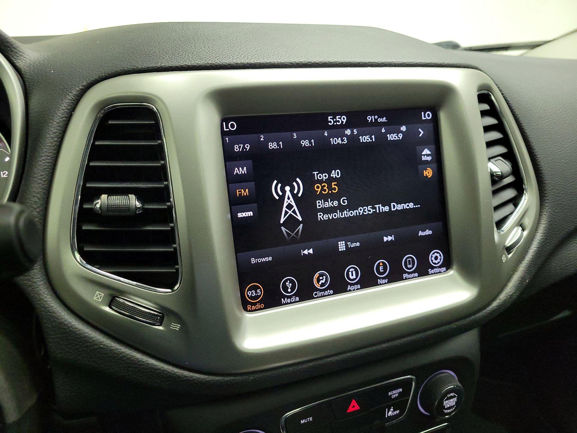 Thumbnail: 2018 Jeep Compass - 16