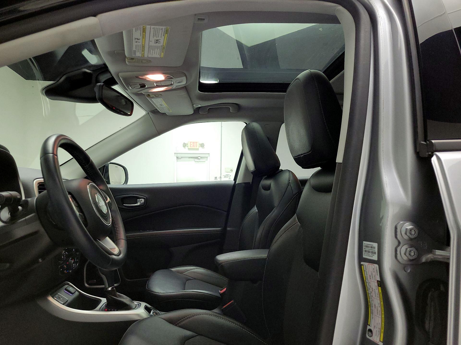 Thumbnail: 2018 Jeep Compass - 20