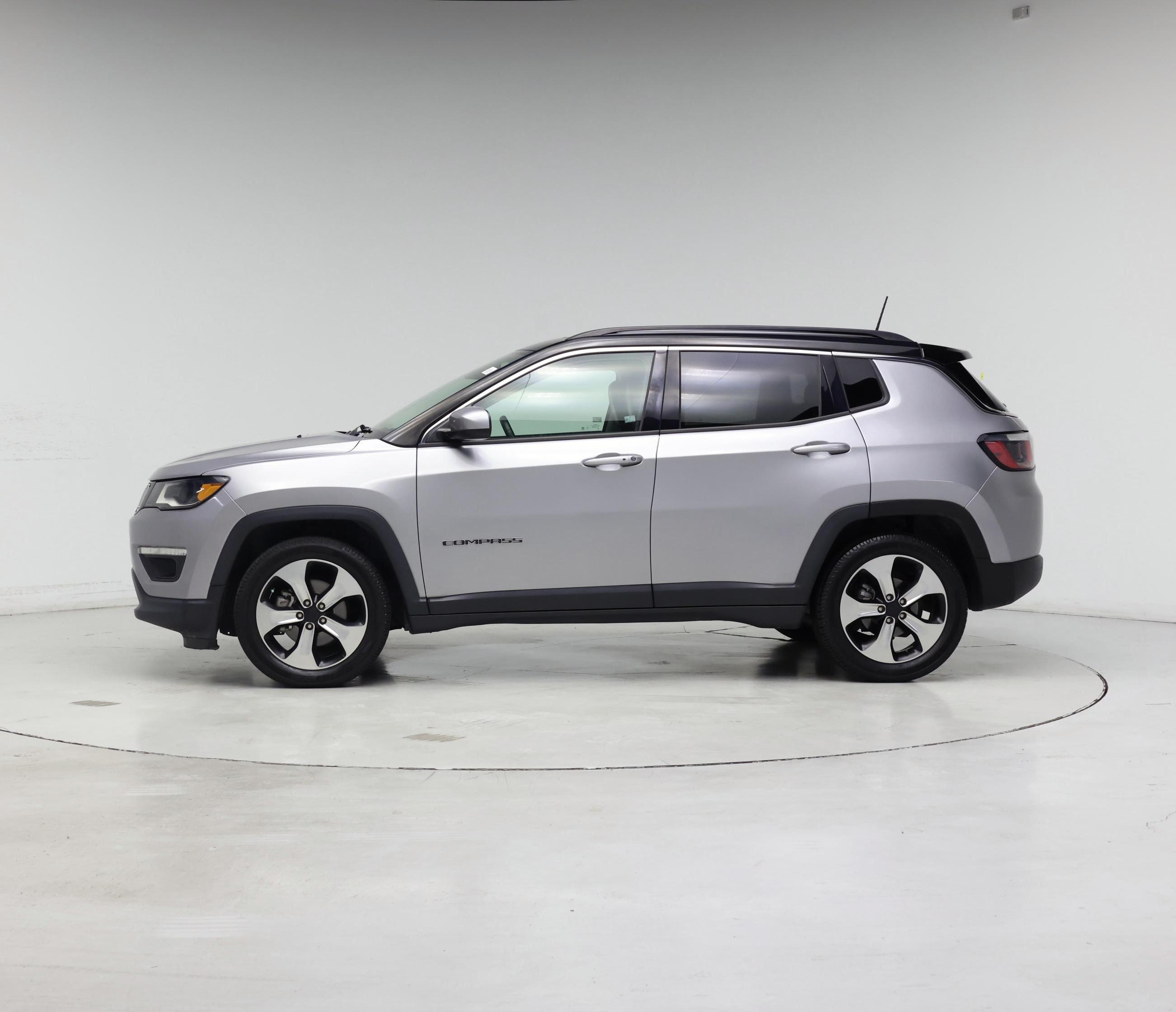Thumbnail: 2018 Jeep Compass - 3