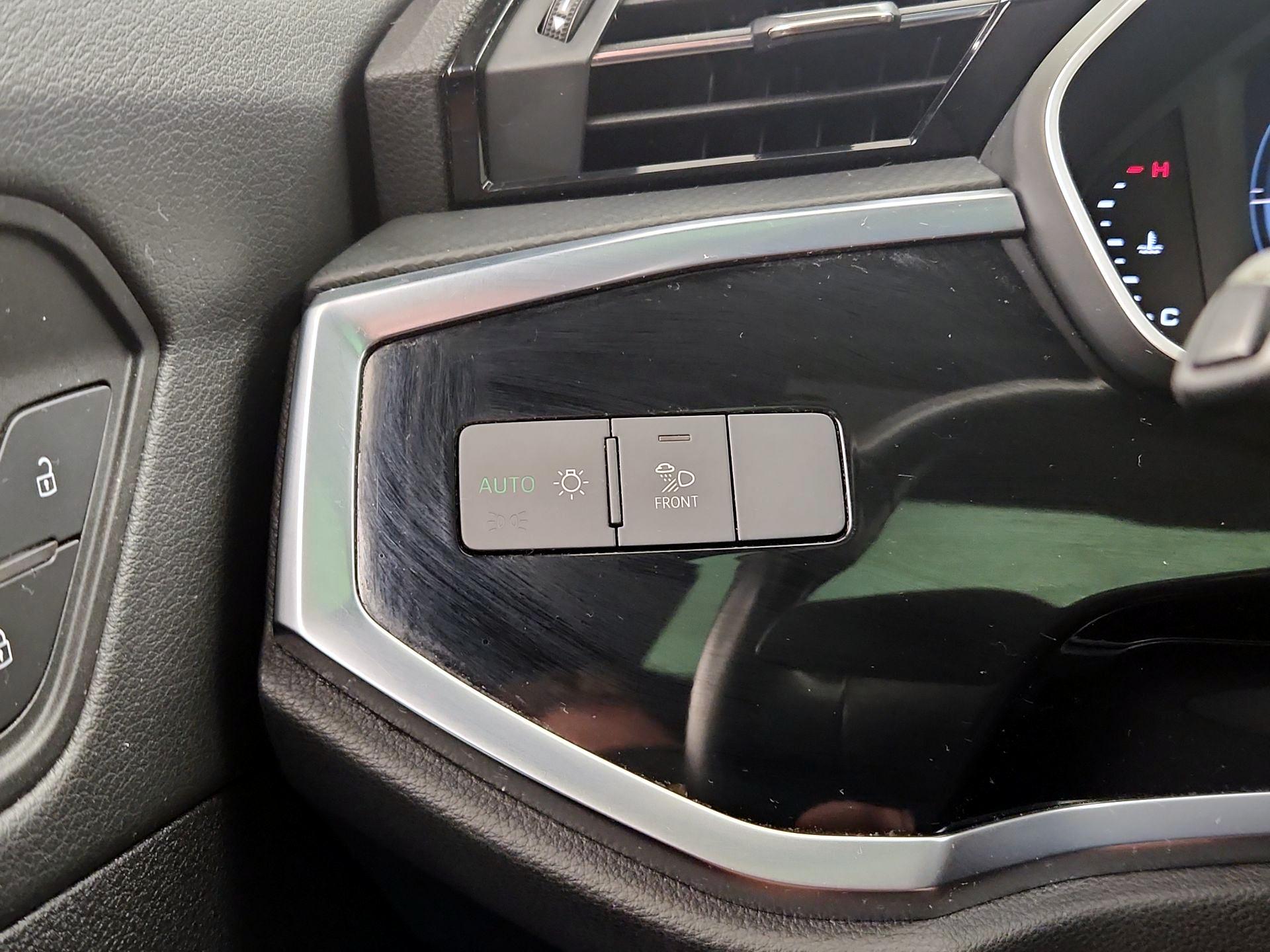 Thumbnail: 2020 Audi Q3 - 13
