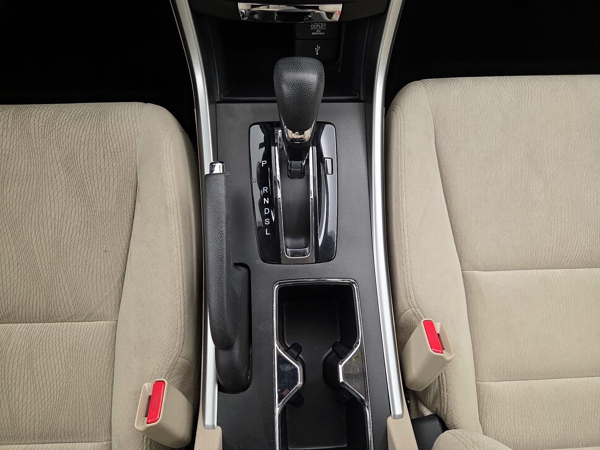 Thumbnail: 2015 Honda Accord - 17