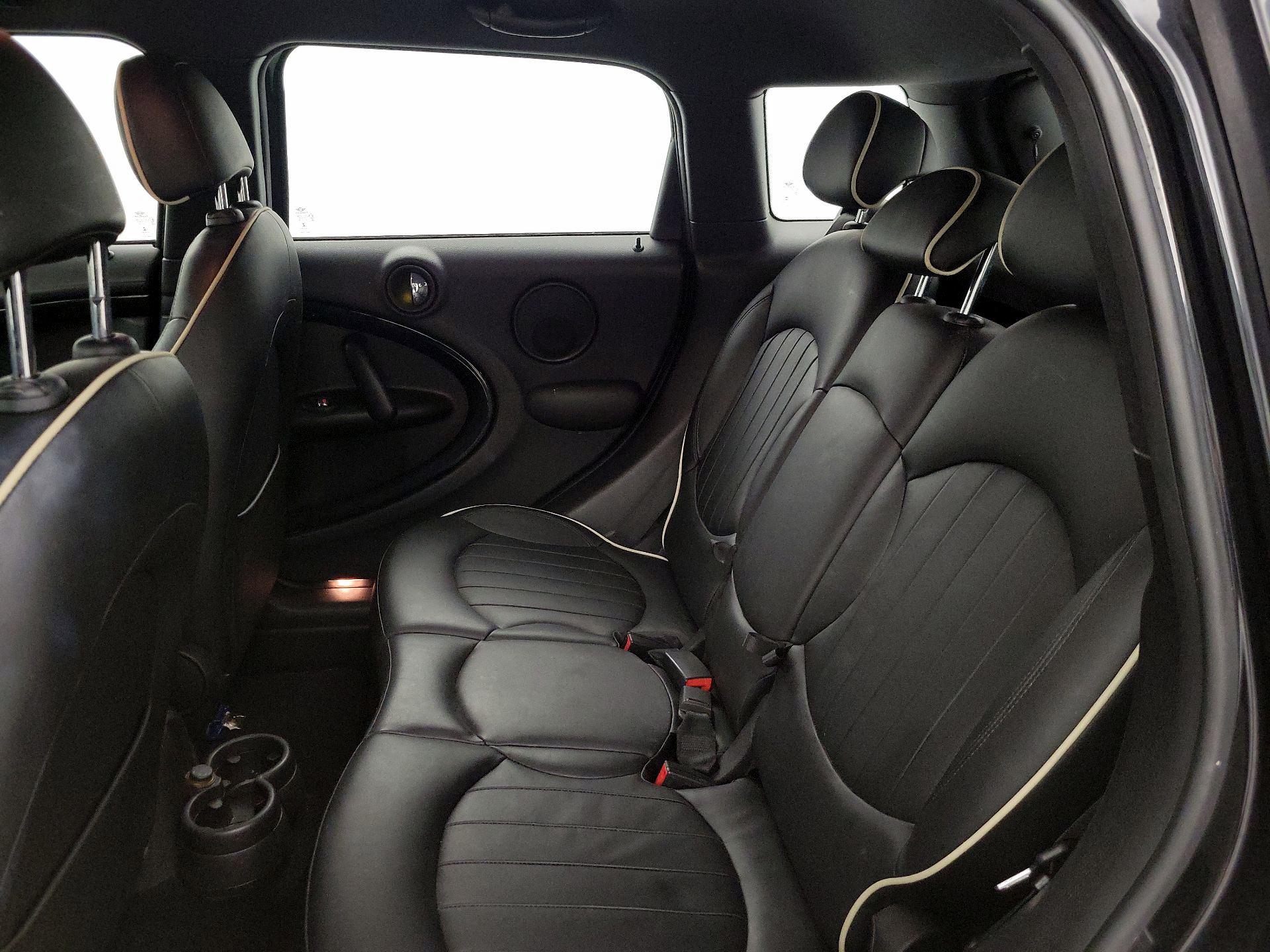 Thumbnail: 2016 MINI Cooper Countryman - 16