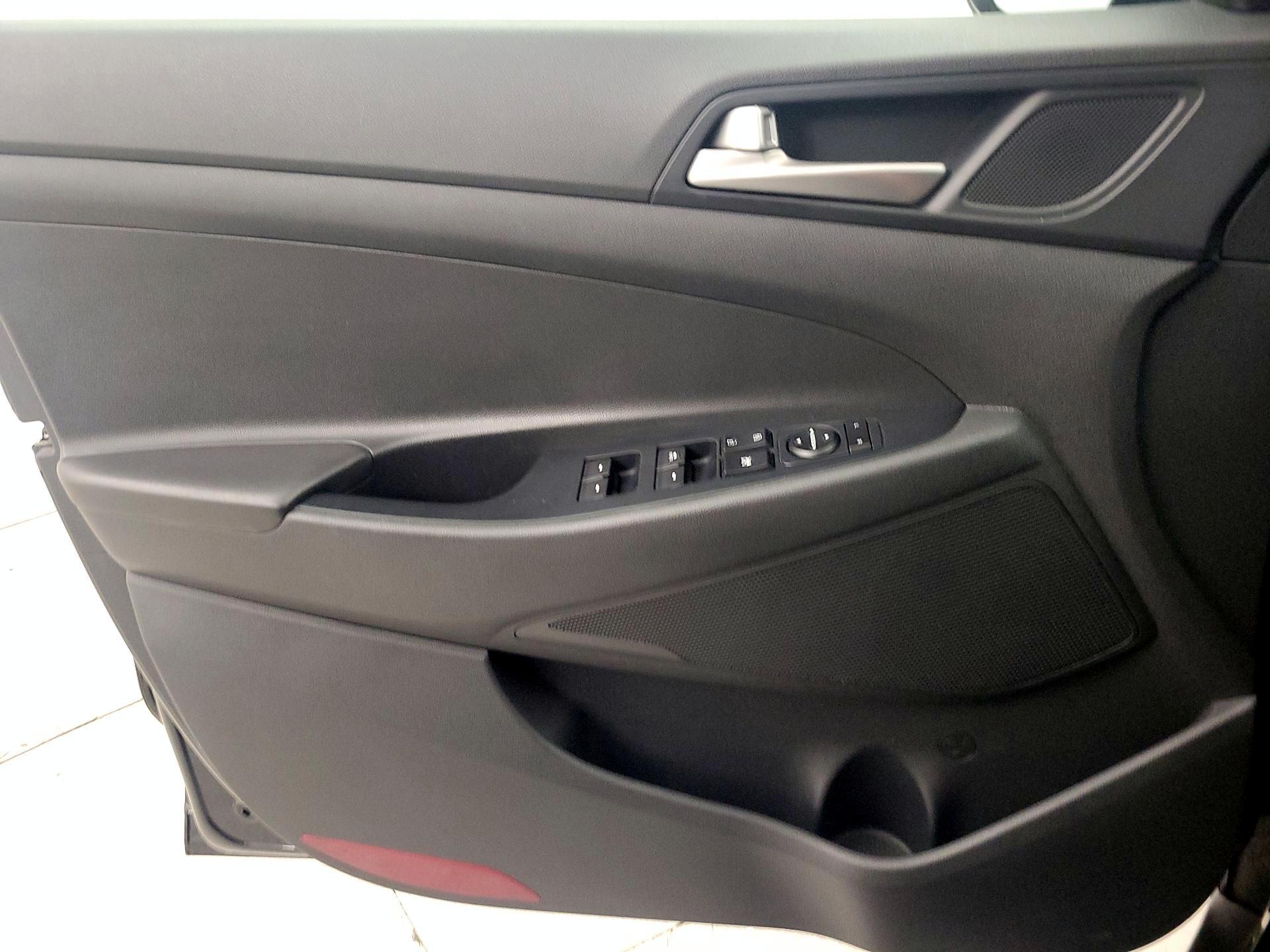 Thumbnail: 2020 Hyundai Tucson - 12
