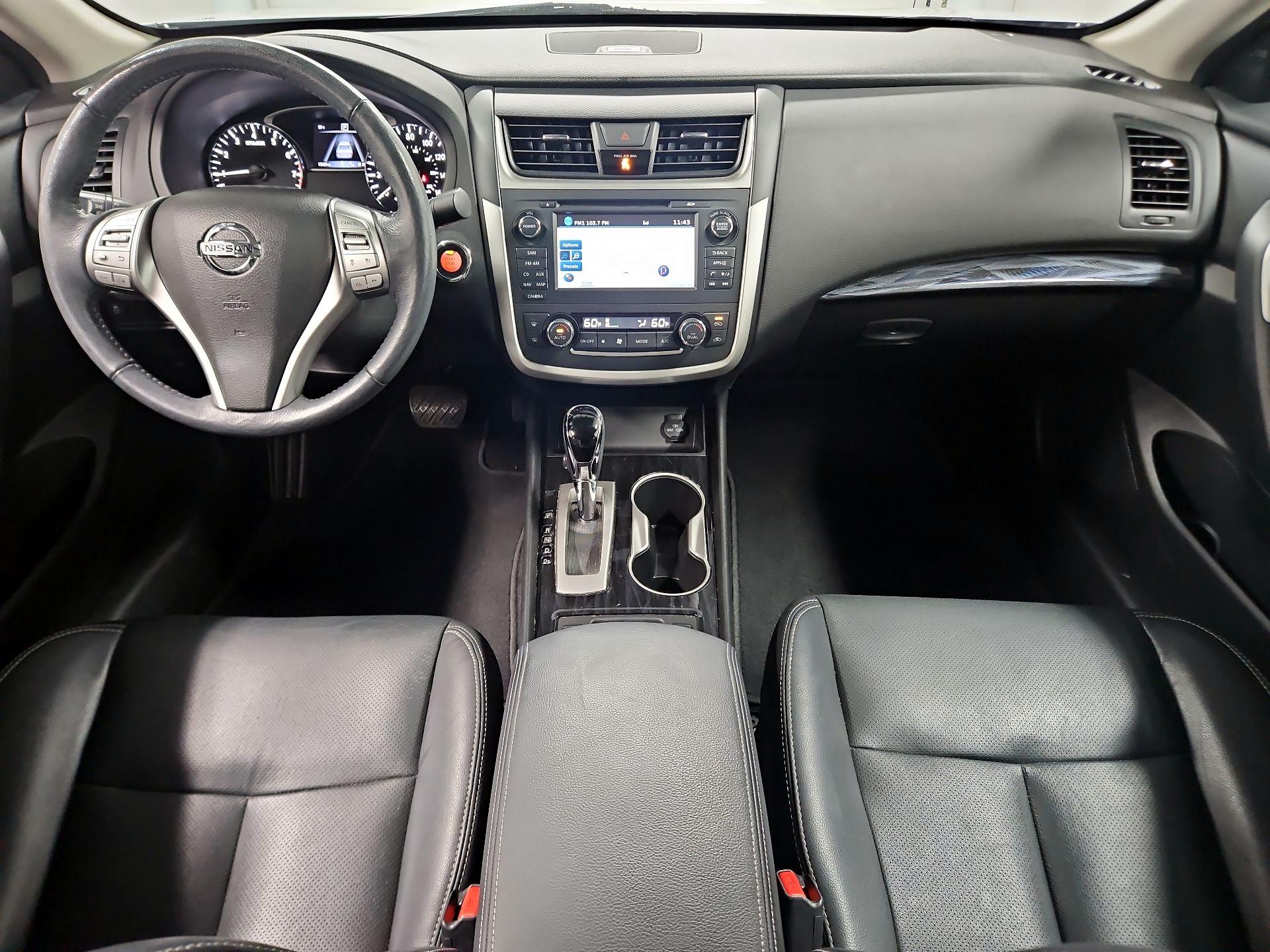 Thumbnail: 2016 Nissan Altima - 9