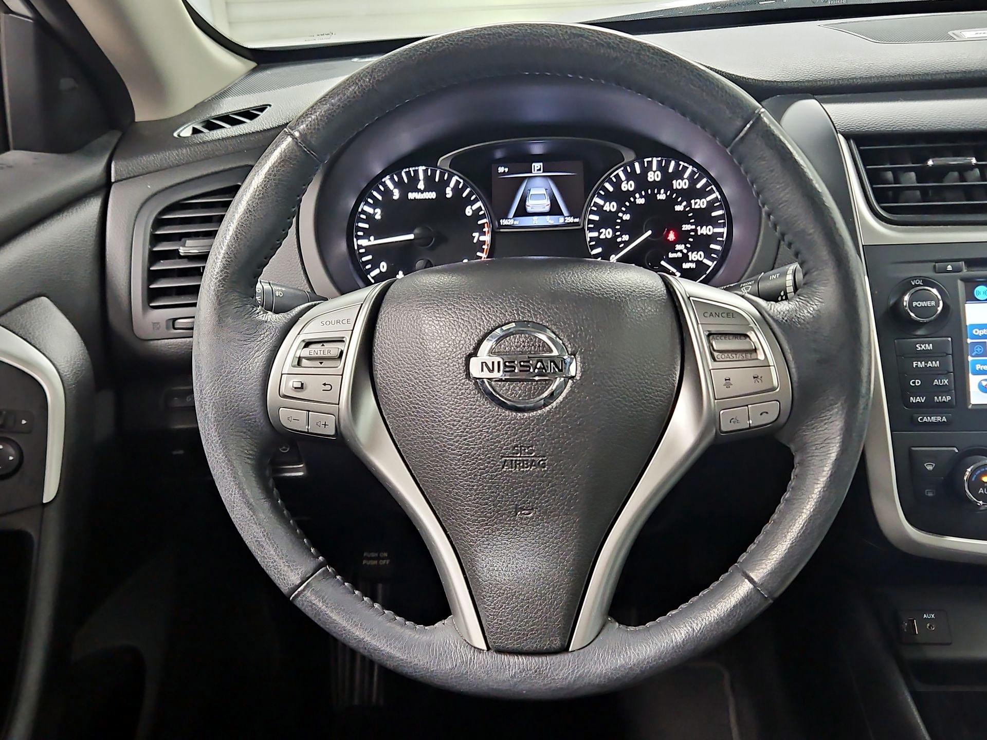 Thumbnail: 2016 Nissan Altima - 10