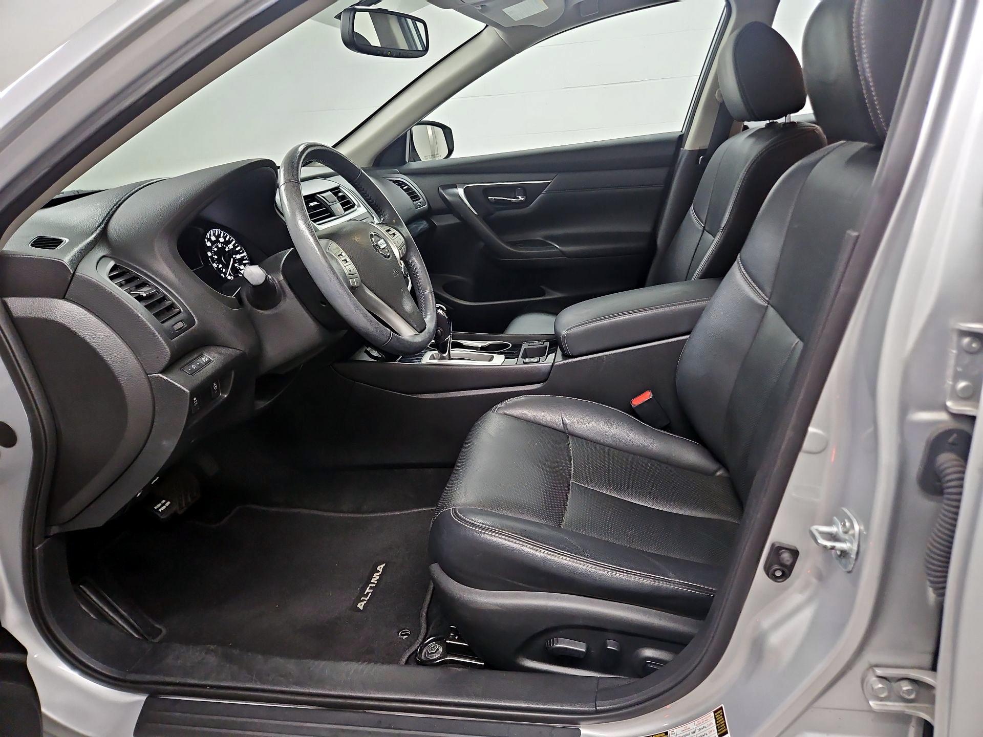 Thumbnail: 2016 Nissan Altima - 11