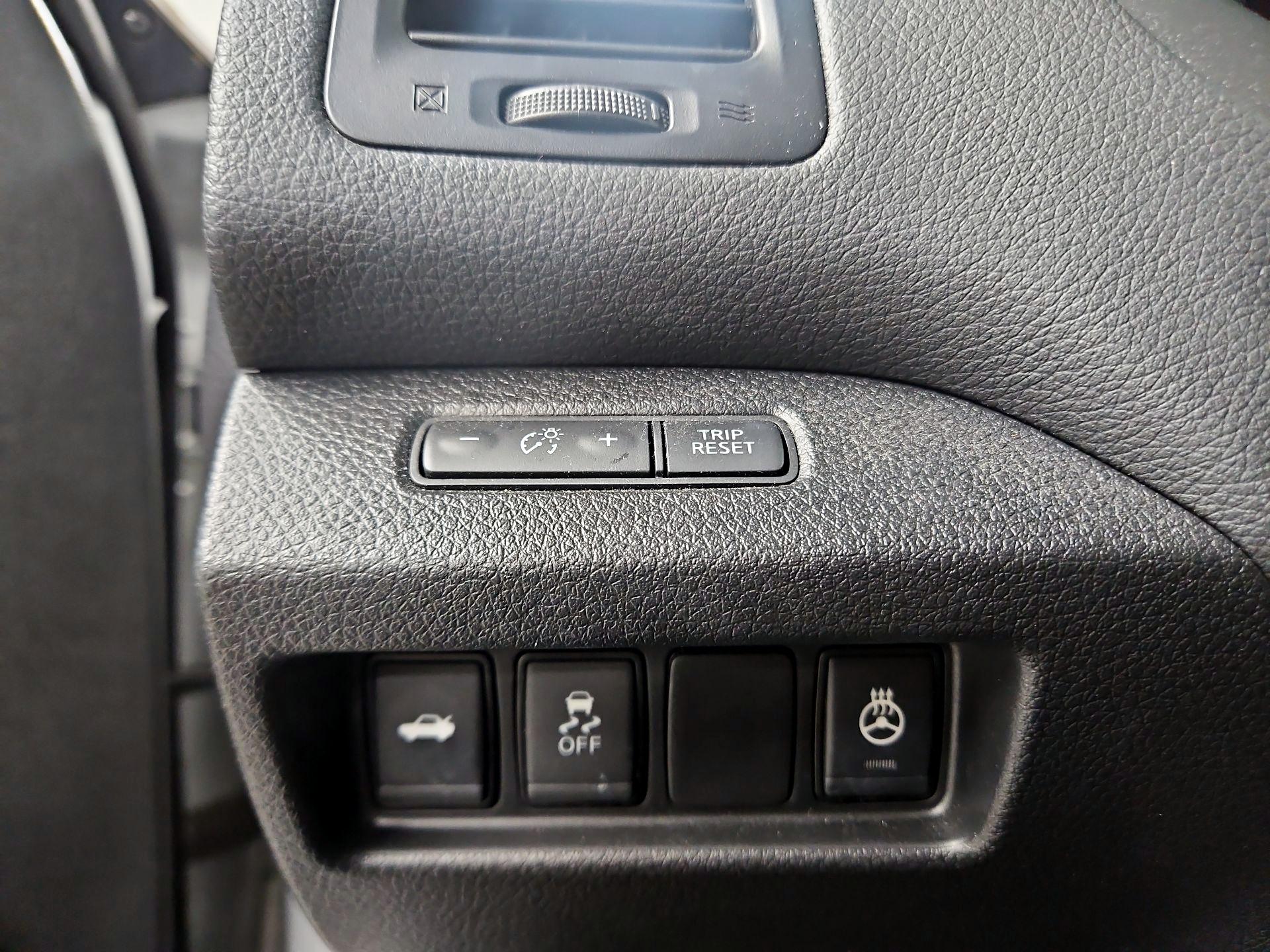 Thumbnail: 2016 Nissan Altima - 13