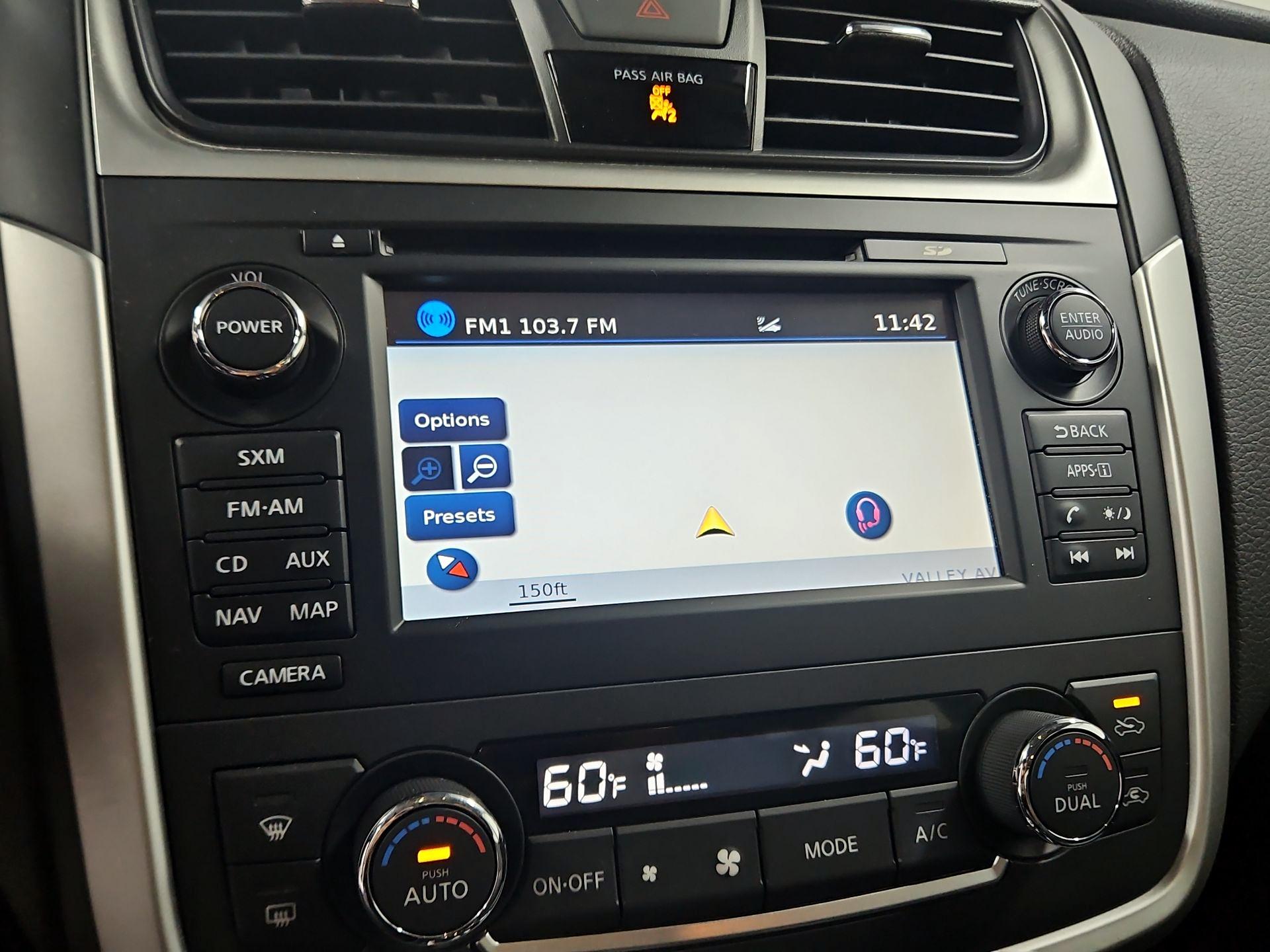 Thumbnail: 2016 Nissan Altima - 14