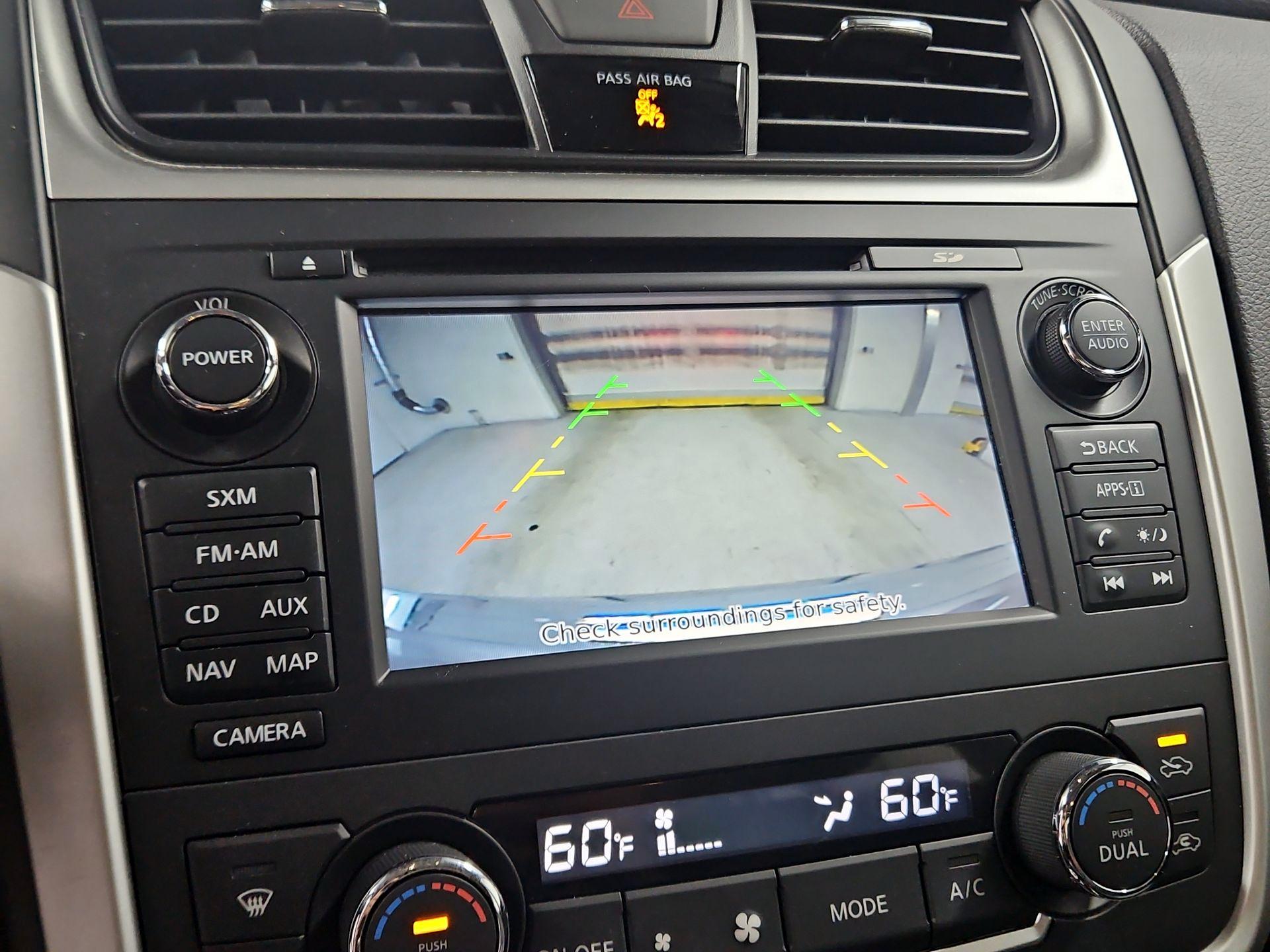 Thumbnail: 2016 Nissan Altima - 15