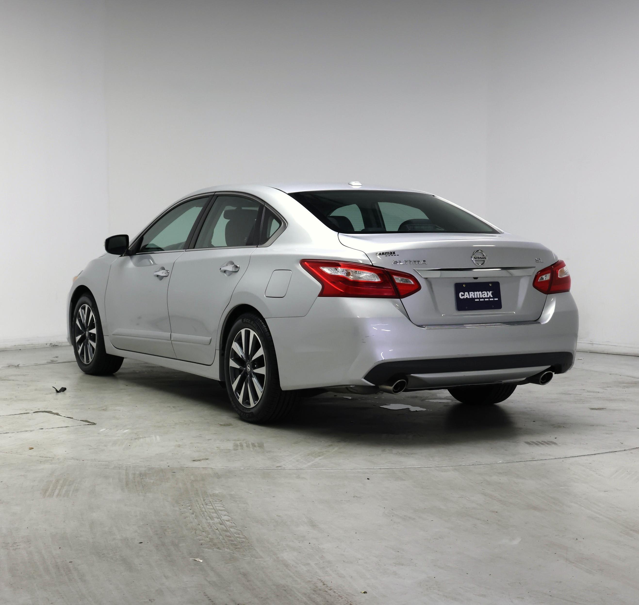 Thumbnail: 2016 Nissan Altima - 2