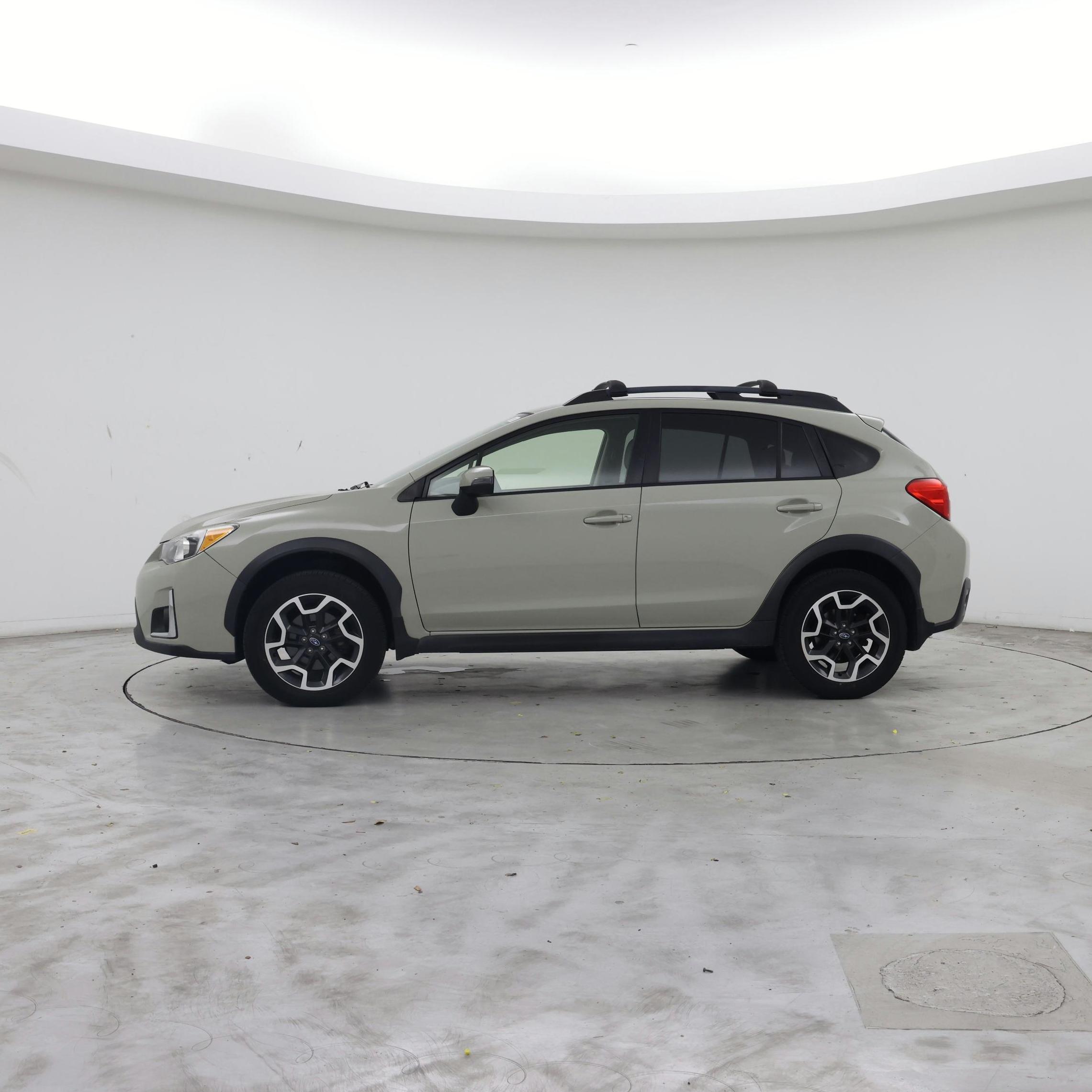 Thumbnail: 2017 Subaru Crosstrek - 3
