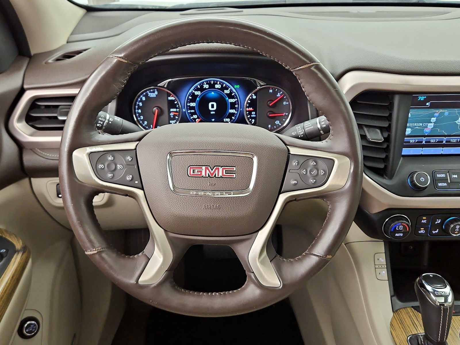 2017 GMC Acadia Denali - Photo 11