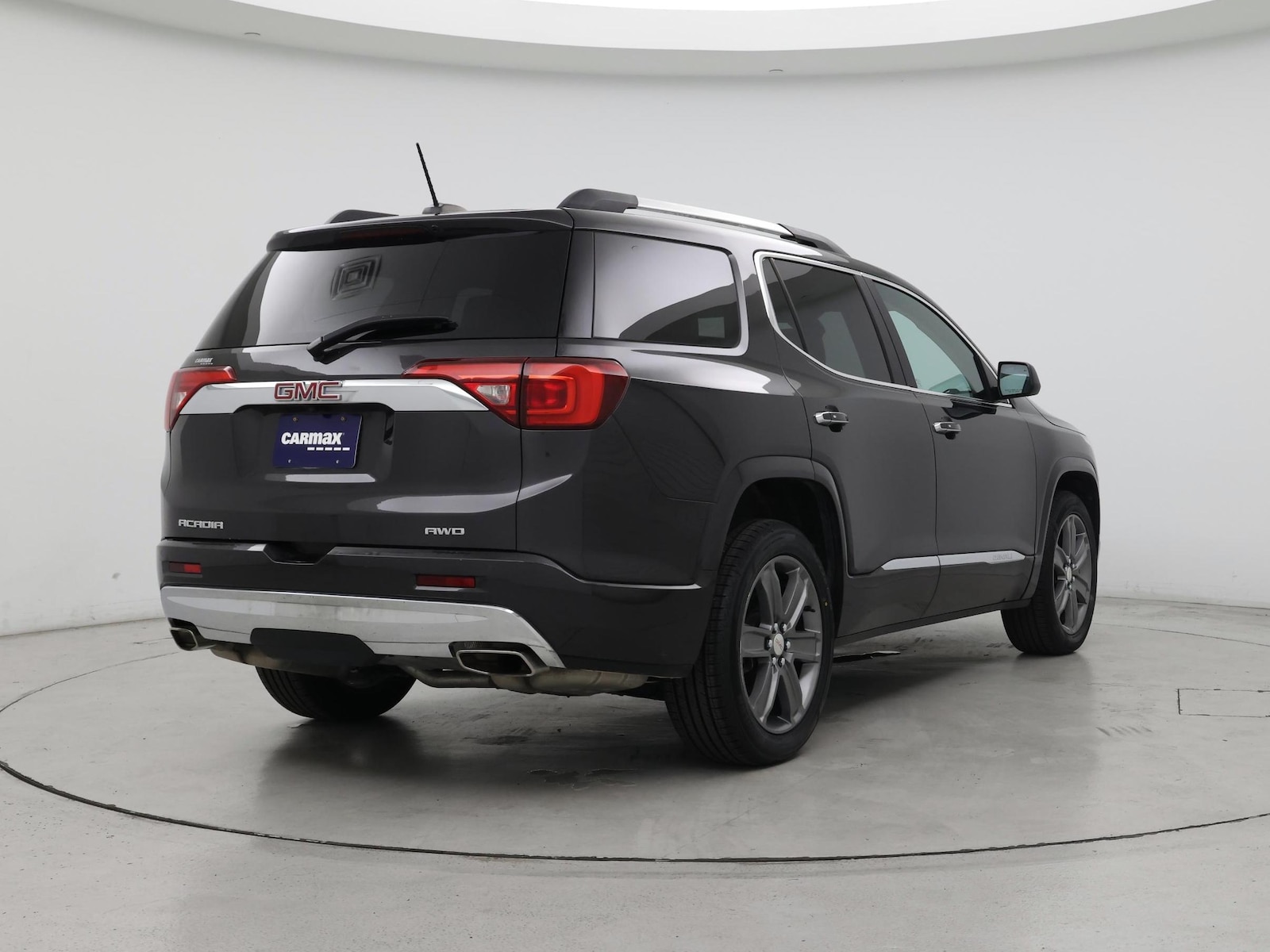 2017 GMC Acadia Denali - Photo 9