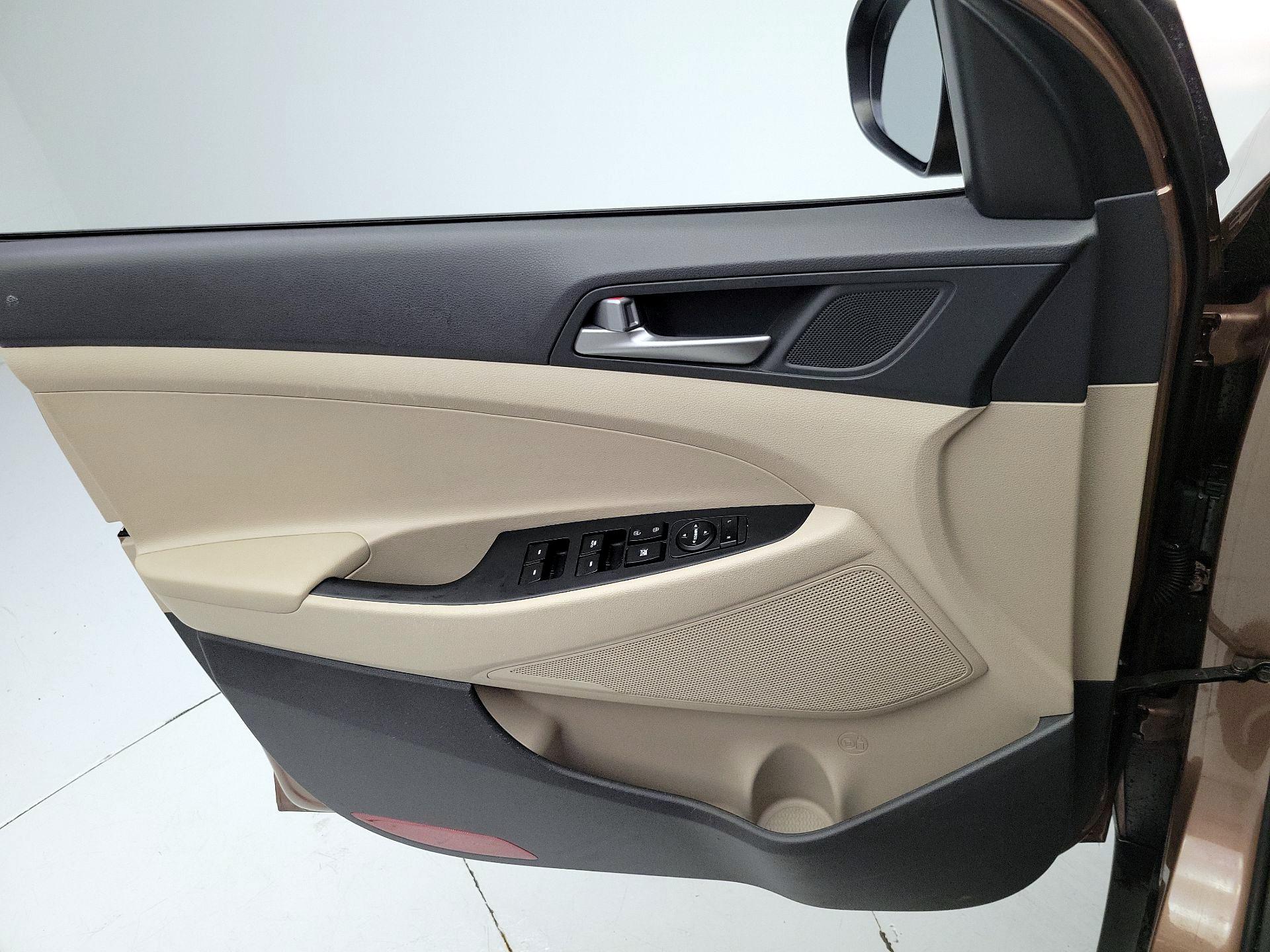 Thumbnail: 2017 Hyundai Tucson - 12