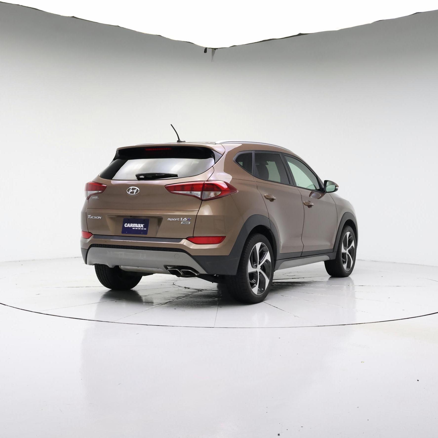 Thumbnail: 2017 Hyundai Tucson - 4