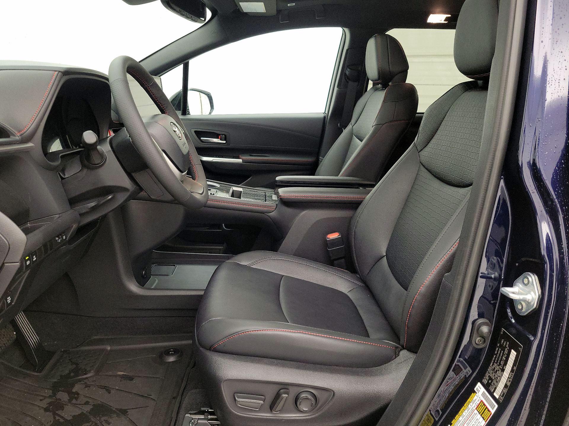 Thumbnail: 2026 Toyota Sienna - 11