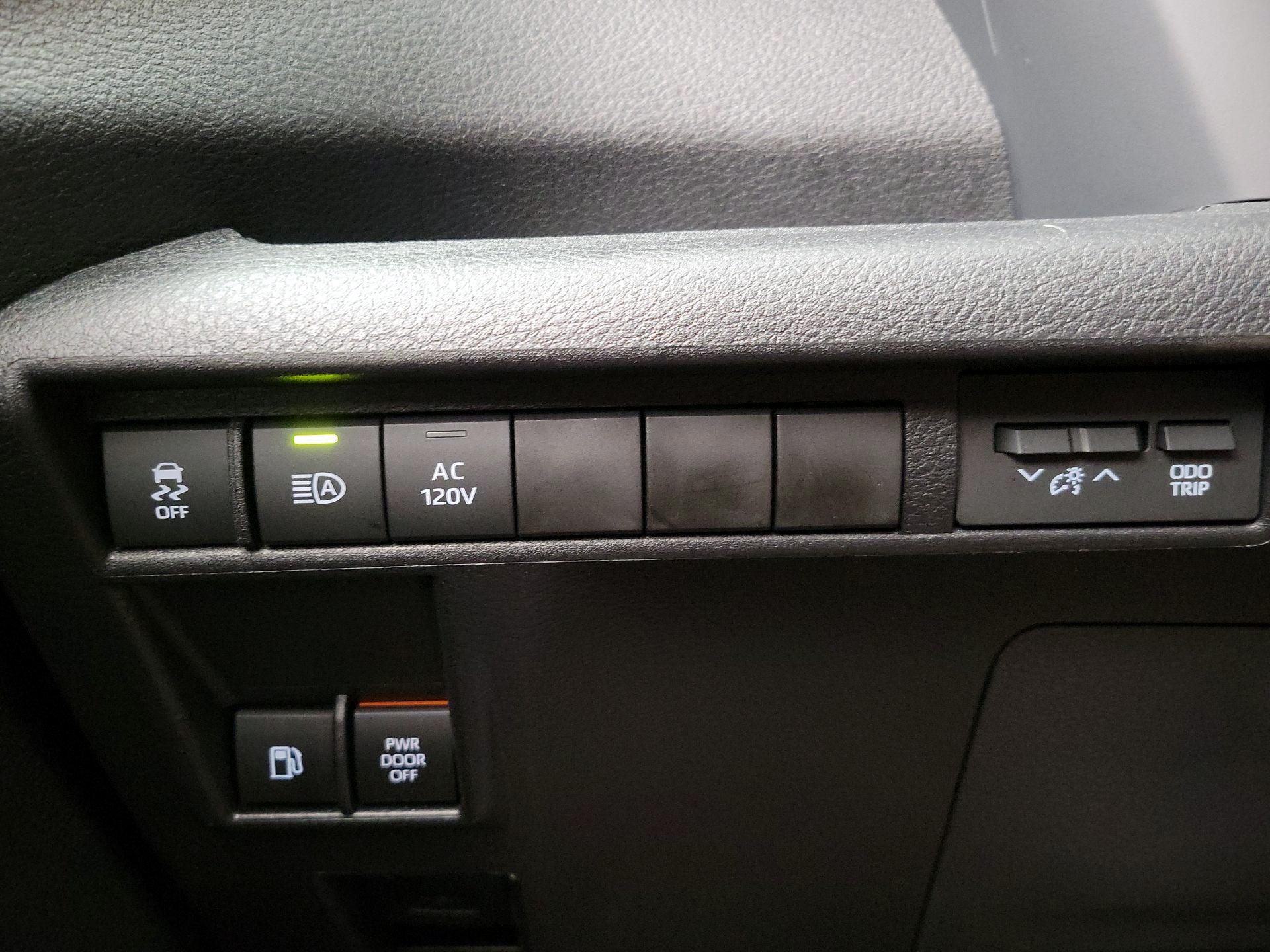 Thumbnail: 2026 Toyota Sienna - 13
