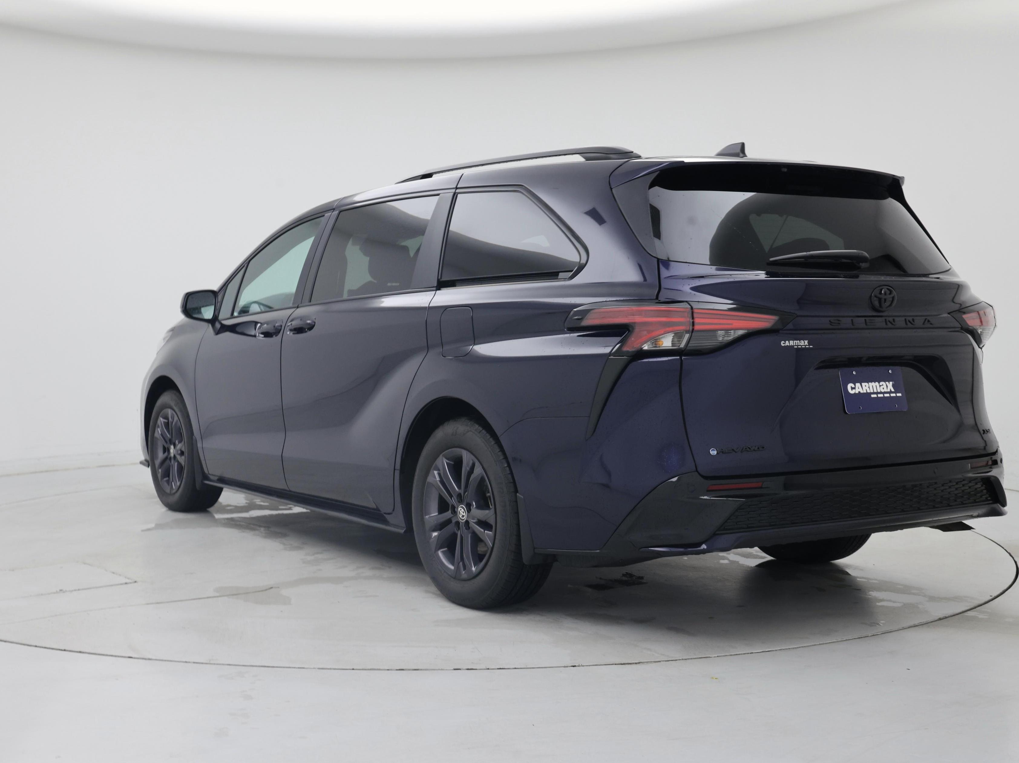 Thumbnail: 2026 Toyota Sienna - 2