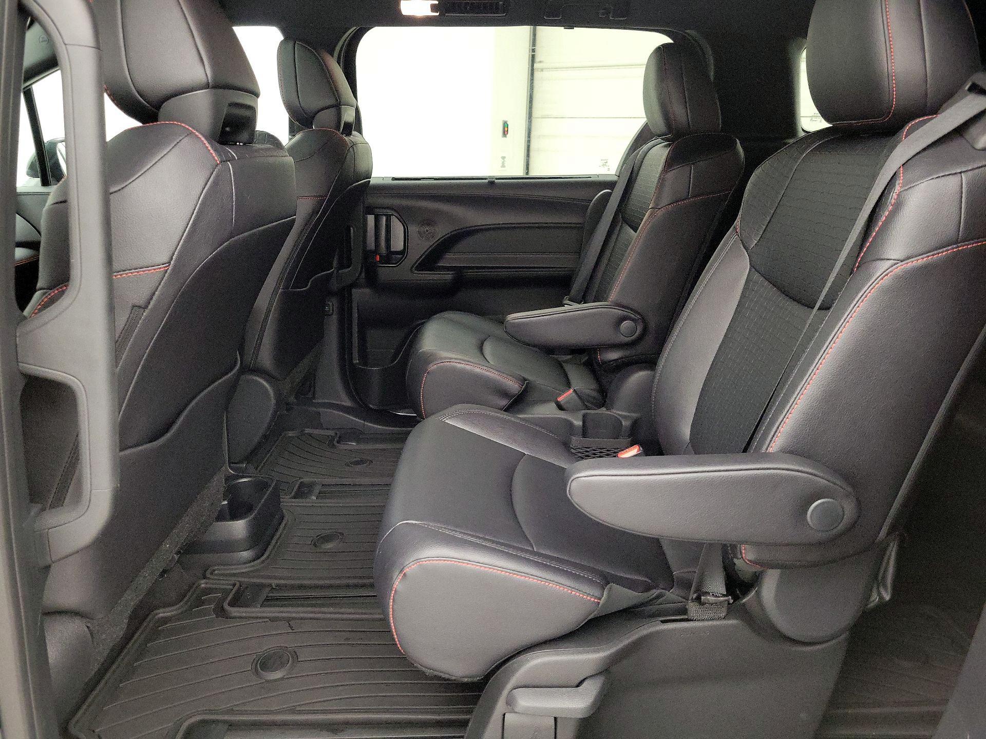 Thumbnail: 2026 Toyota Sienna - 20