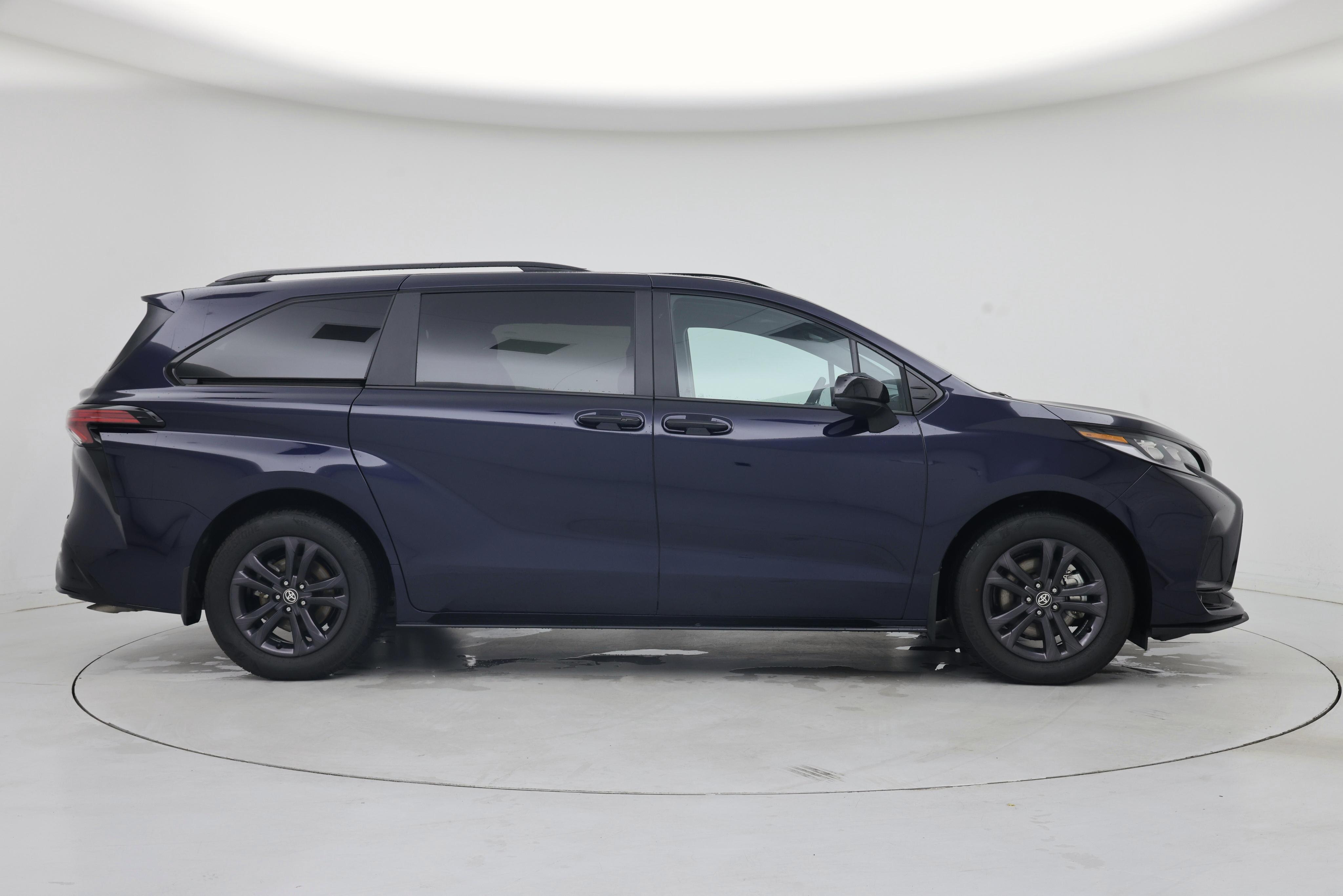 Thumbnail: 2026 Toyota Sienna - 7