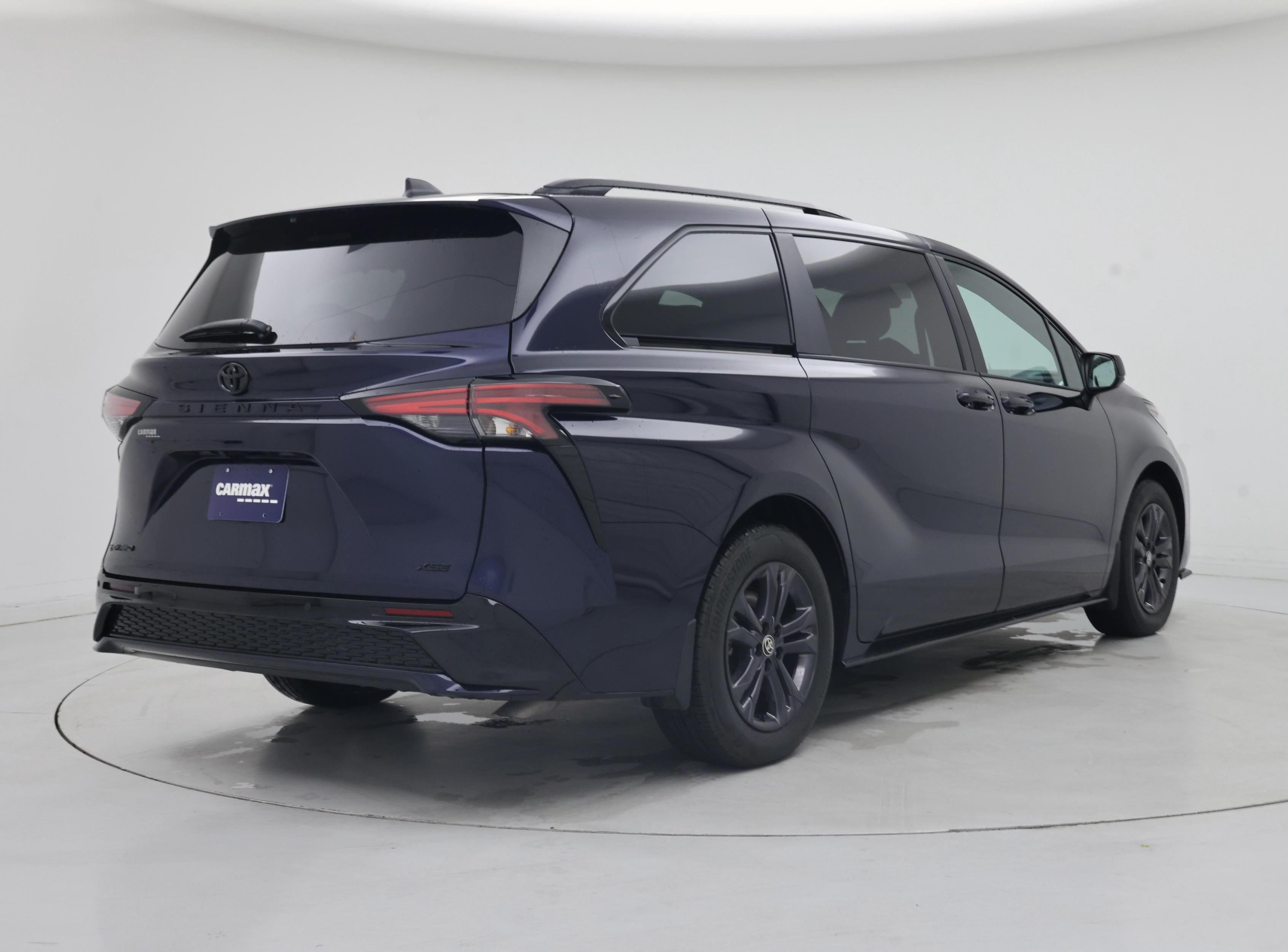 Thumbnail: 2026 Toyota Sienna - 8