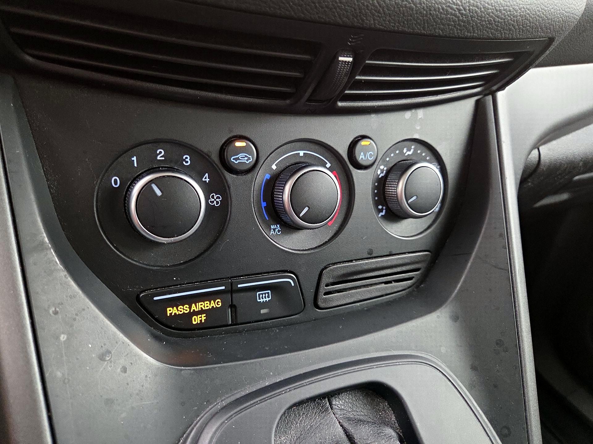 Thumbnail: 2015 Ford Escape - 16