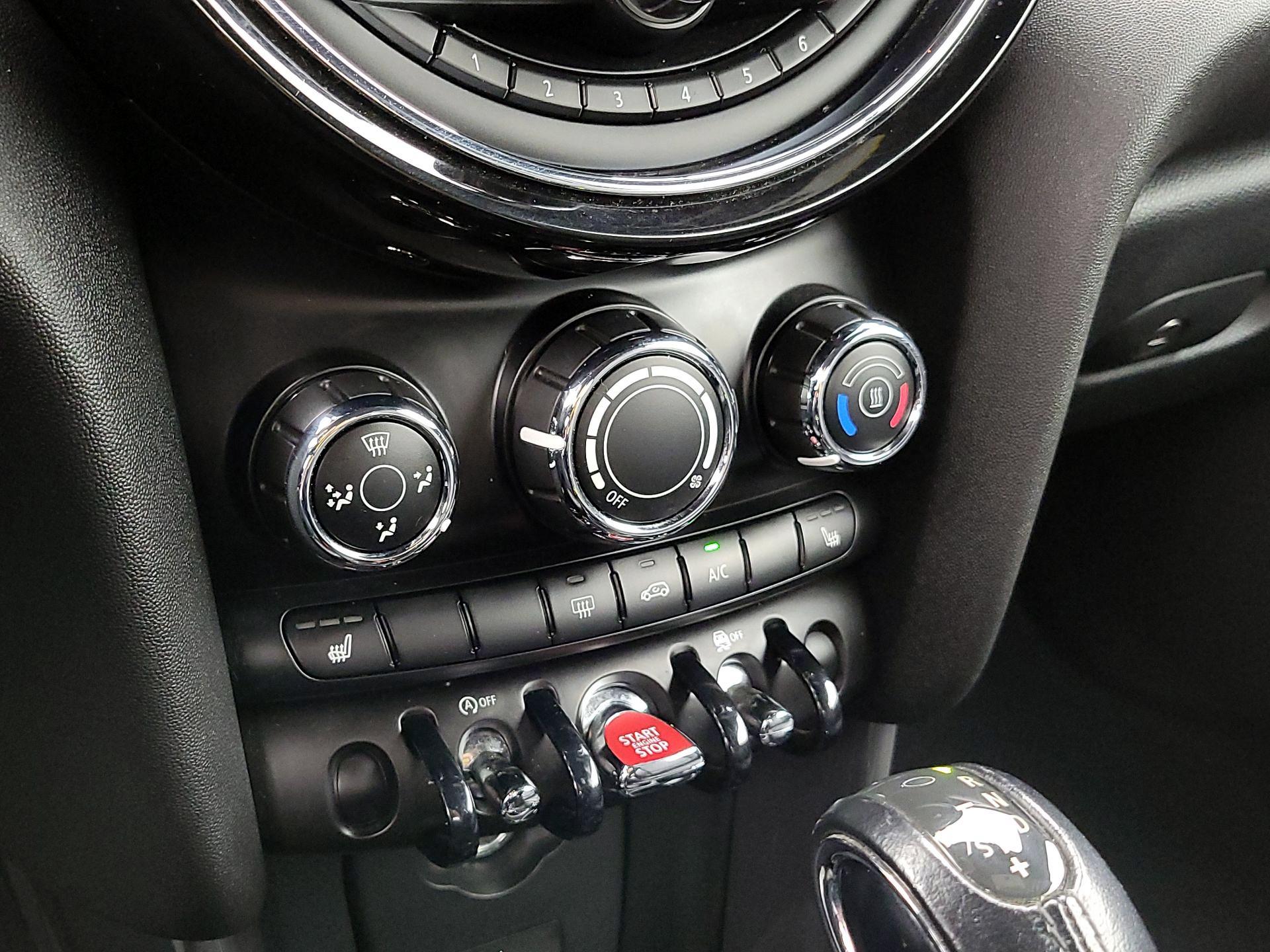 Thumbnail: 2019 MINI Cooper - 16