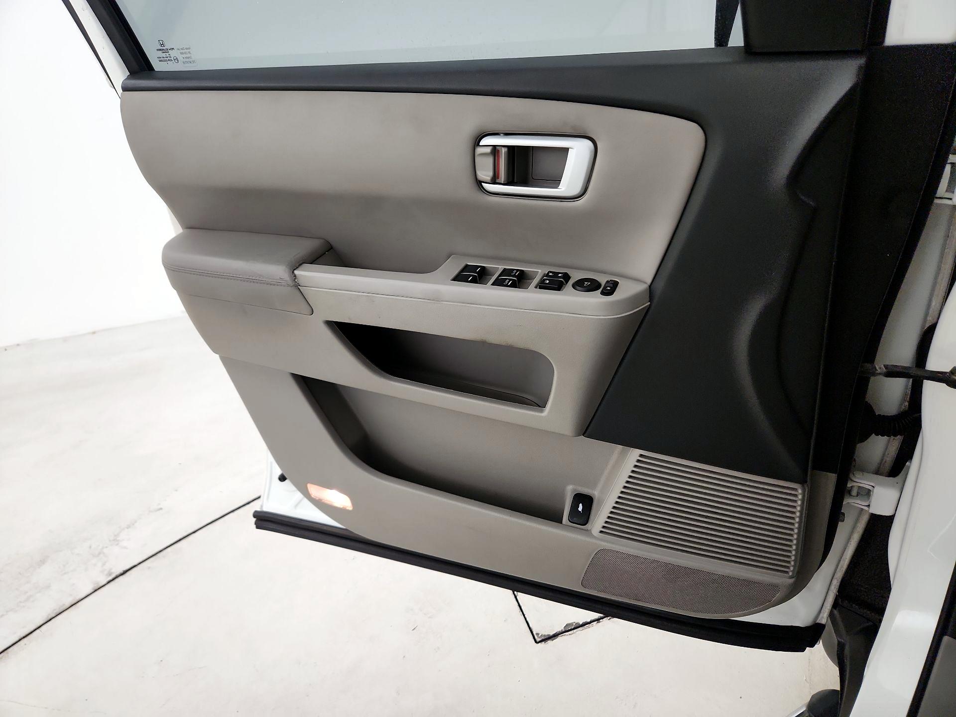 Thumbnail: 2015 Honda Pilot - 12