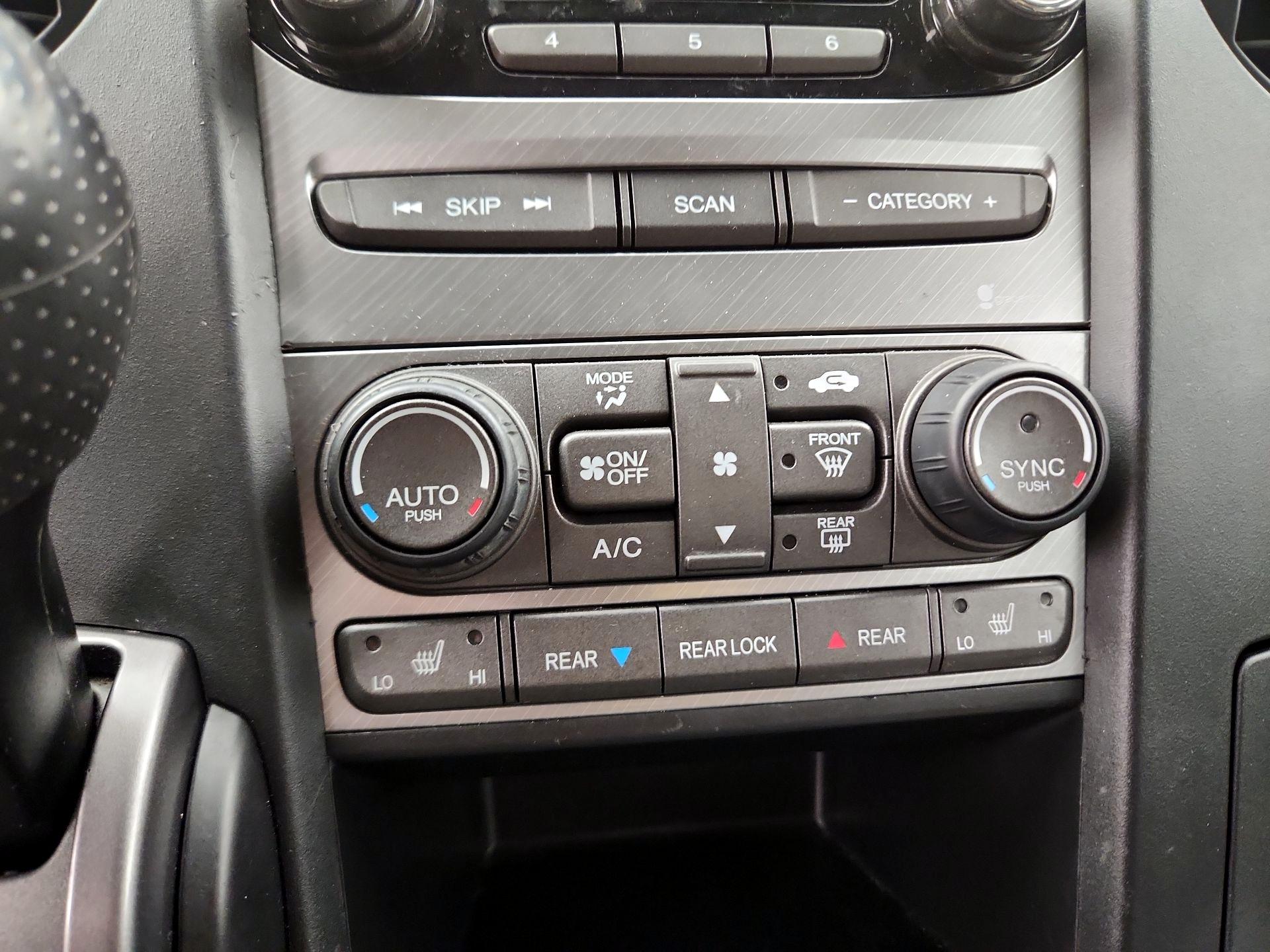 Thumbnail: 2015 Honda Pilot - 17