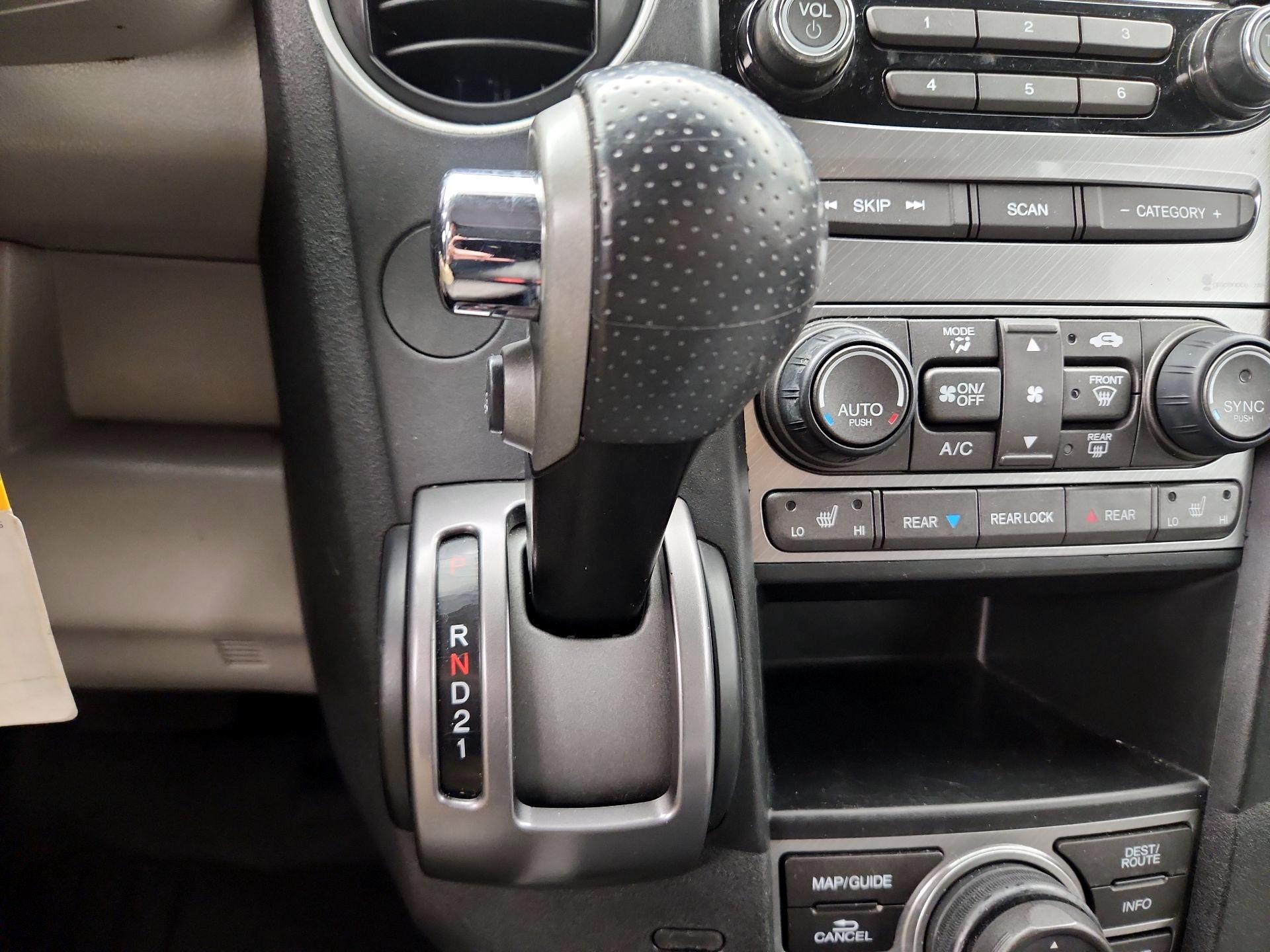 Thumbnail: 2015 Honda Pilot - 18