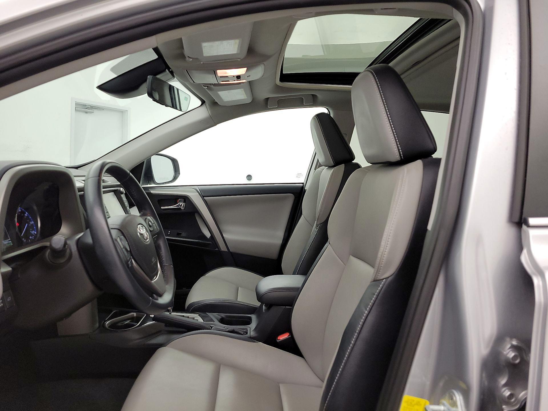 Thumbnail: 2016 Toyota RAV4 - 20