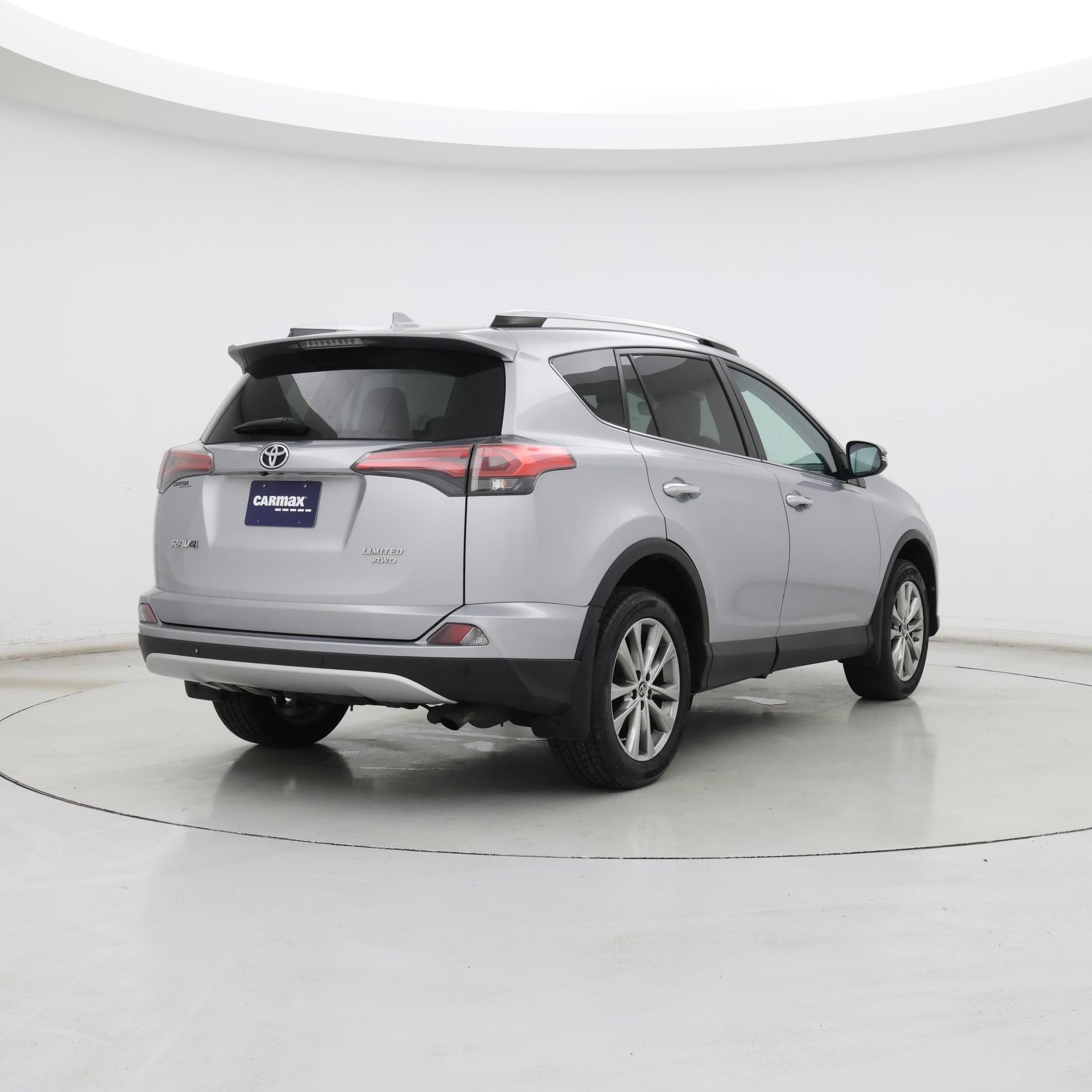 Thumbnail: 2016 Toyota RAV4 - 8