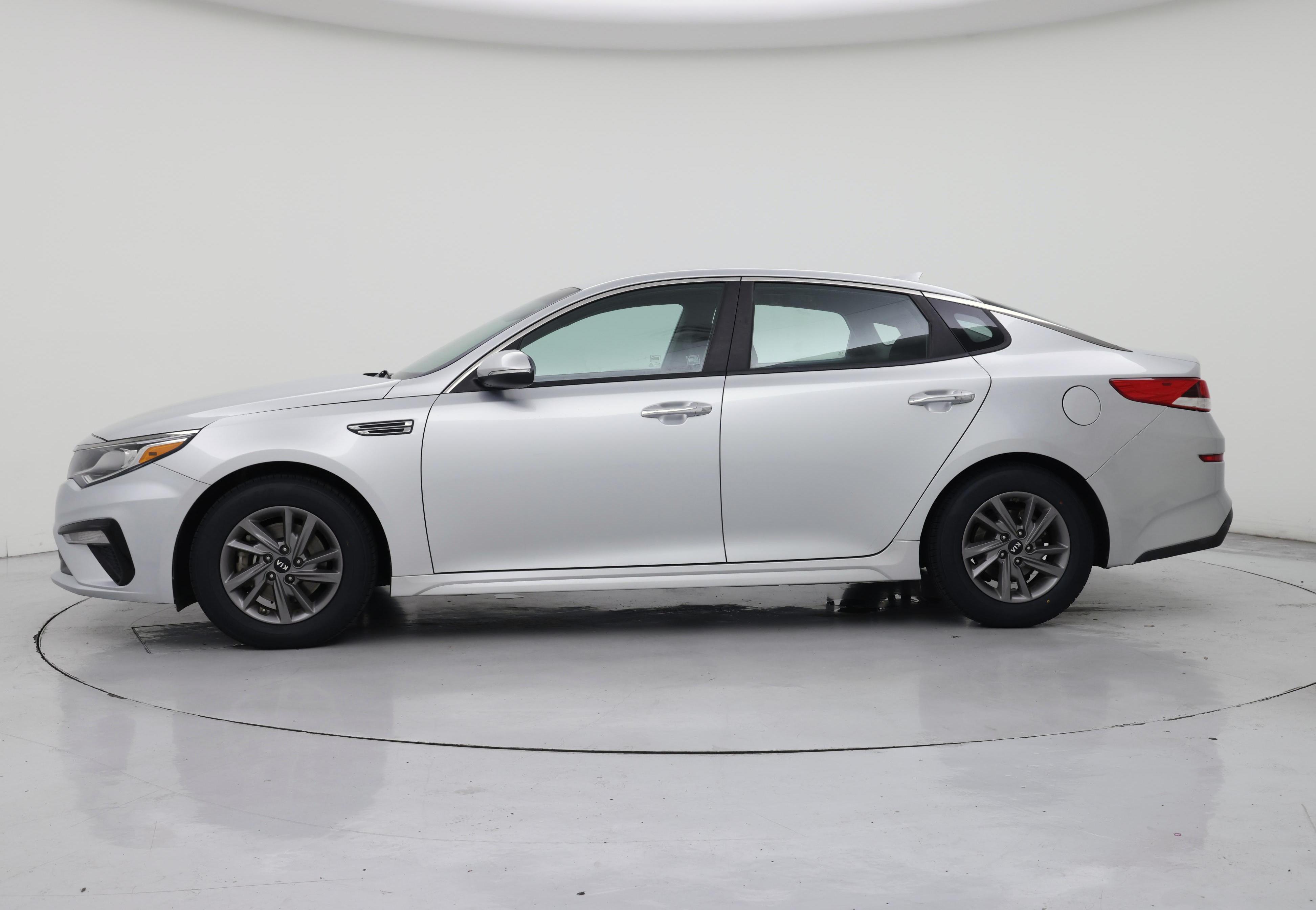 Thumbnail: 2020 Kia Optima - 3