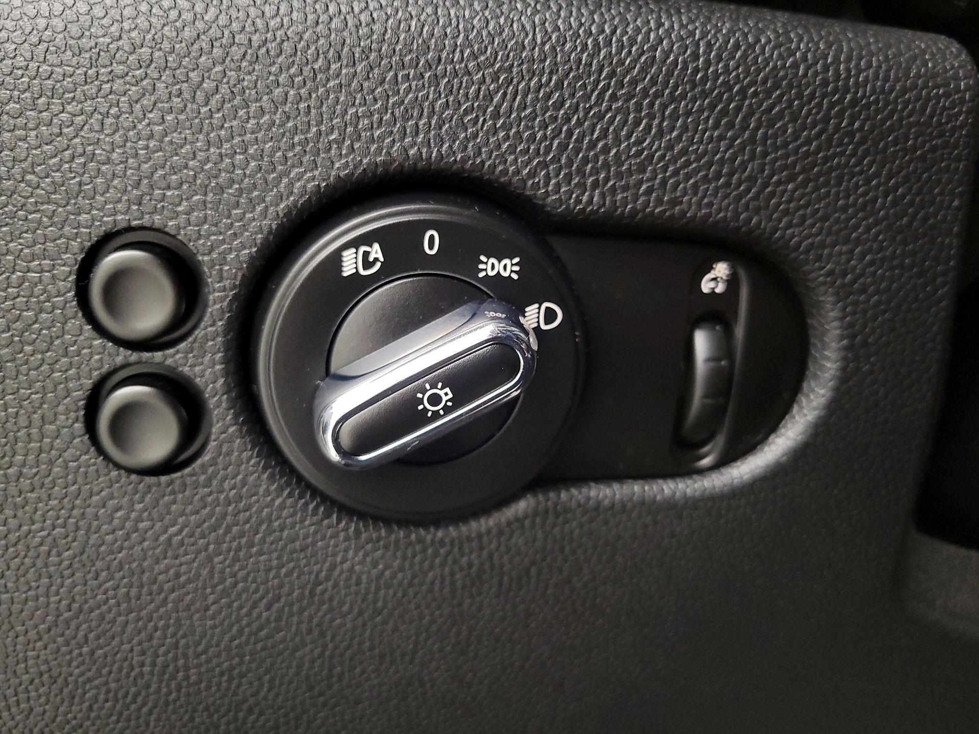 Thumbnail: 2018 MINI Cooper Hardtop - 13
