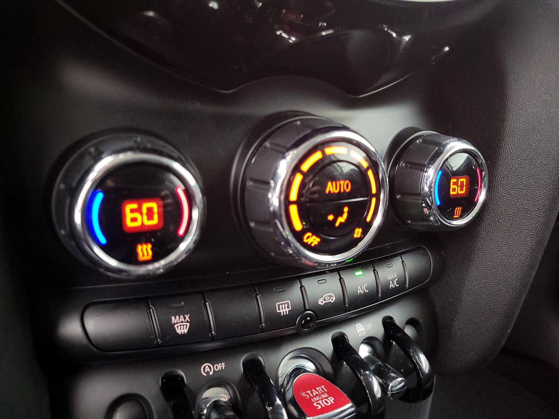 Thumbnail: 2018 MINI Cooper Hardtop - 16