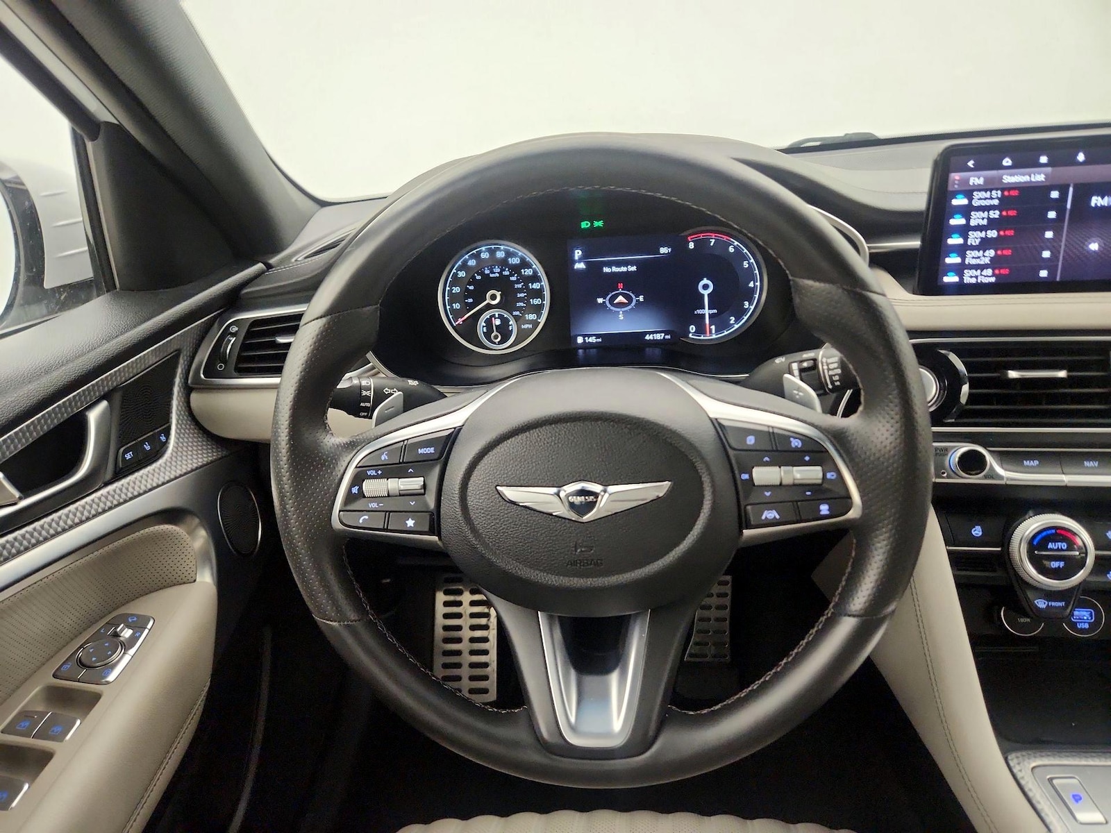 2022 GENESIS G70 Standard - Photo 11