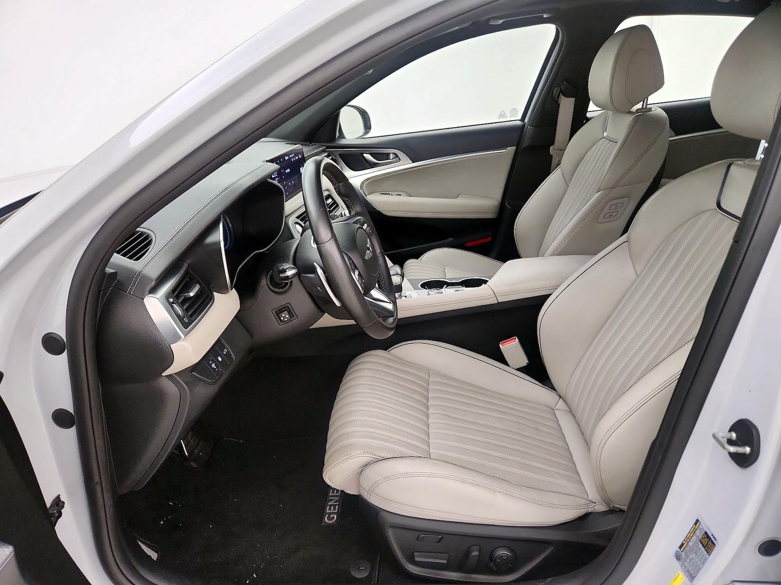 2022 GENESIS G70 Standard - Photo 12