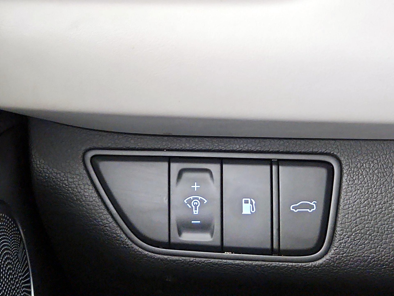2022 GENESIS G70 Standard - Photo 14