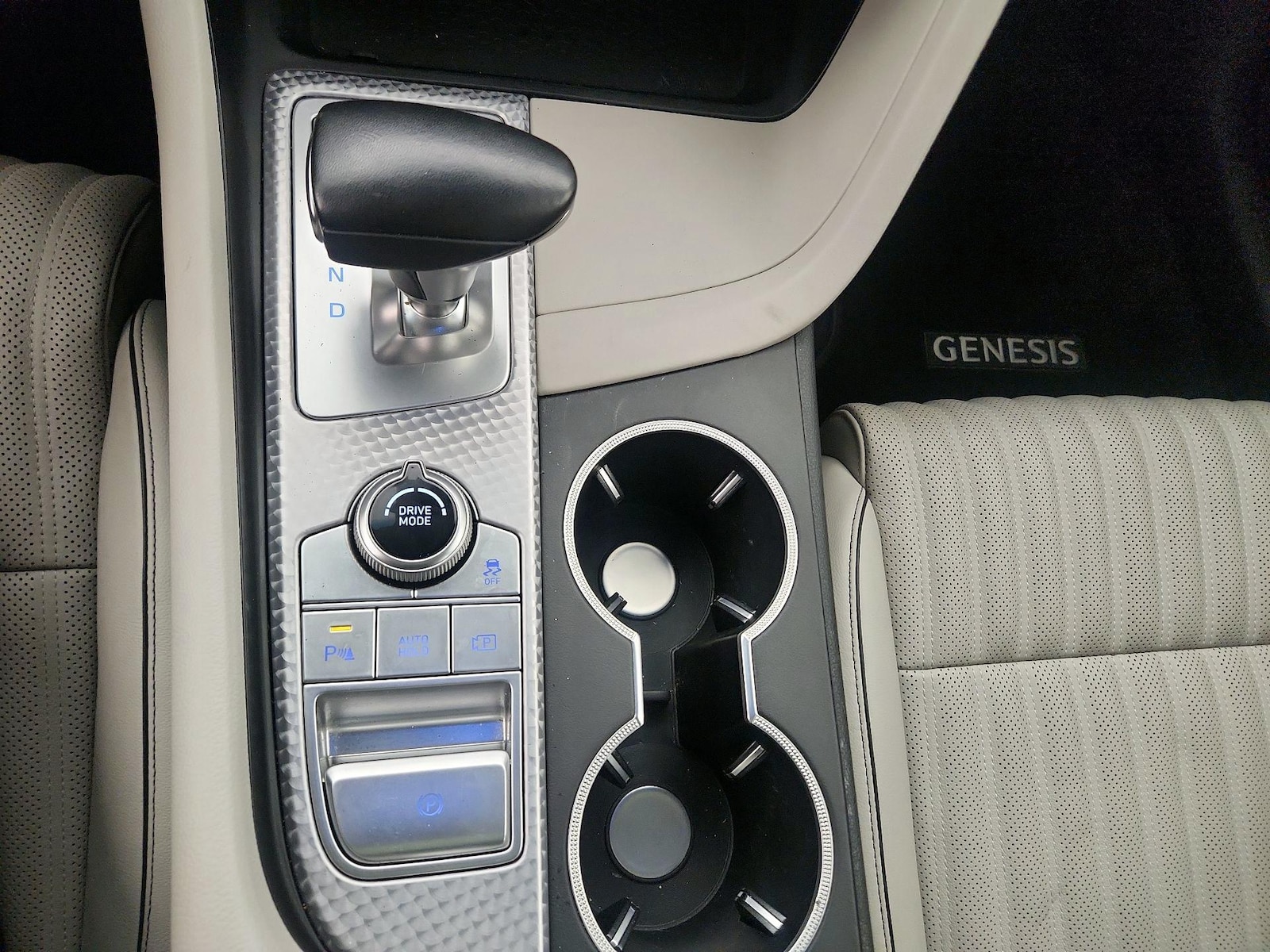 2022 GENESIS G70 Standard - Photo 19