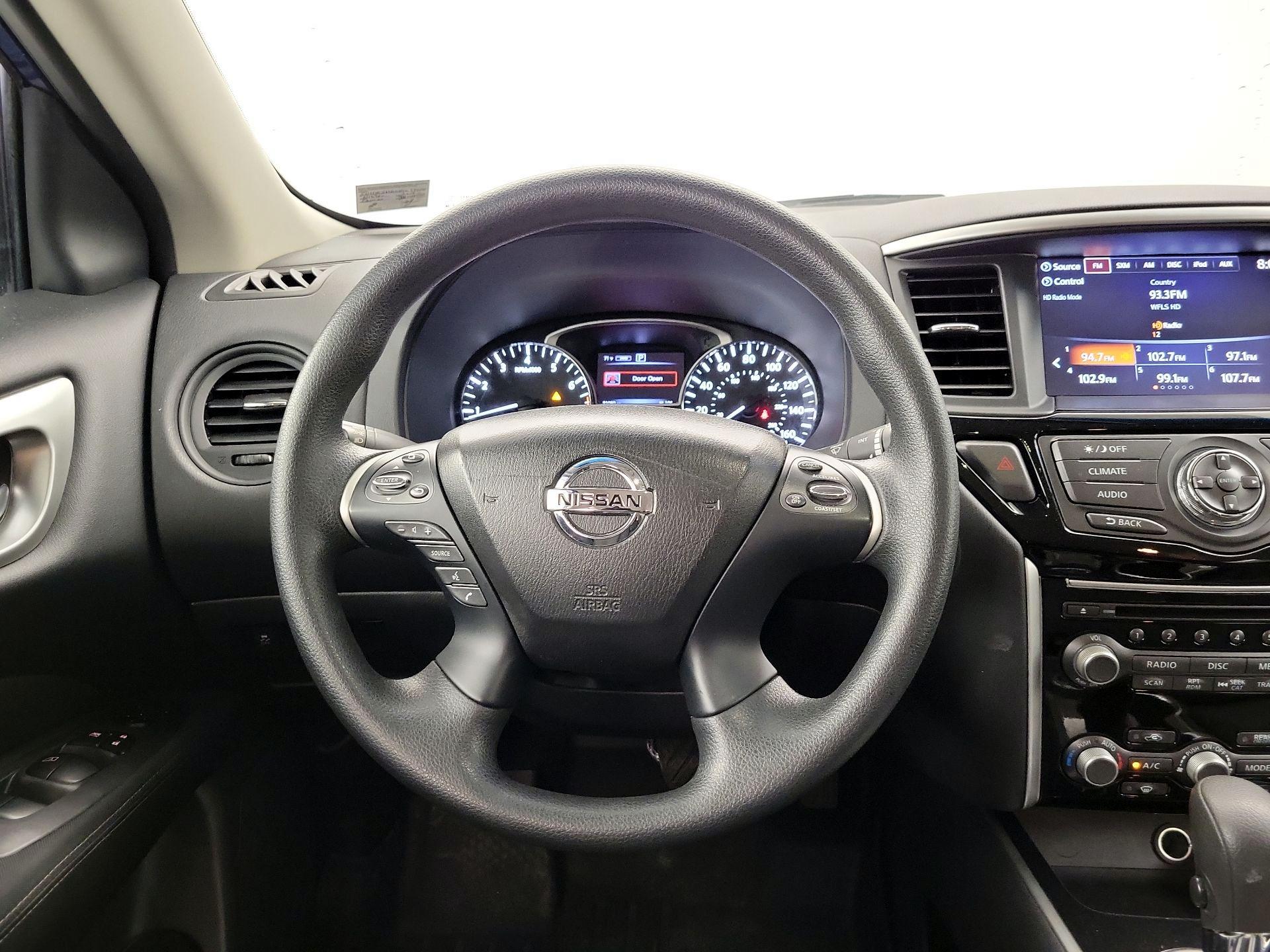 Thumbnail: 2017 Nissan Pathfinder - 10