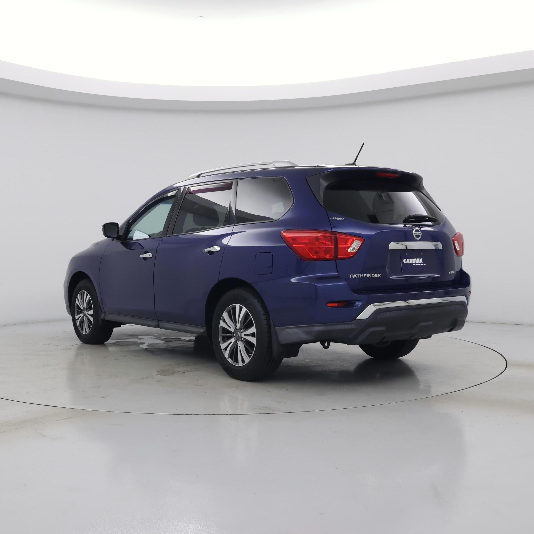 Thumbnail: 2017 Nissan Pathfinder - 2