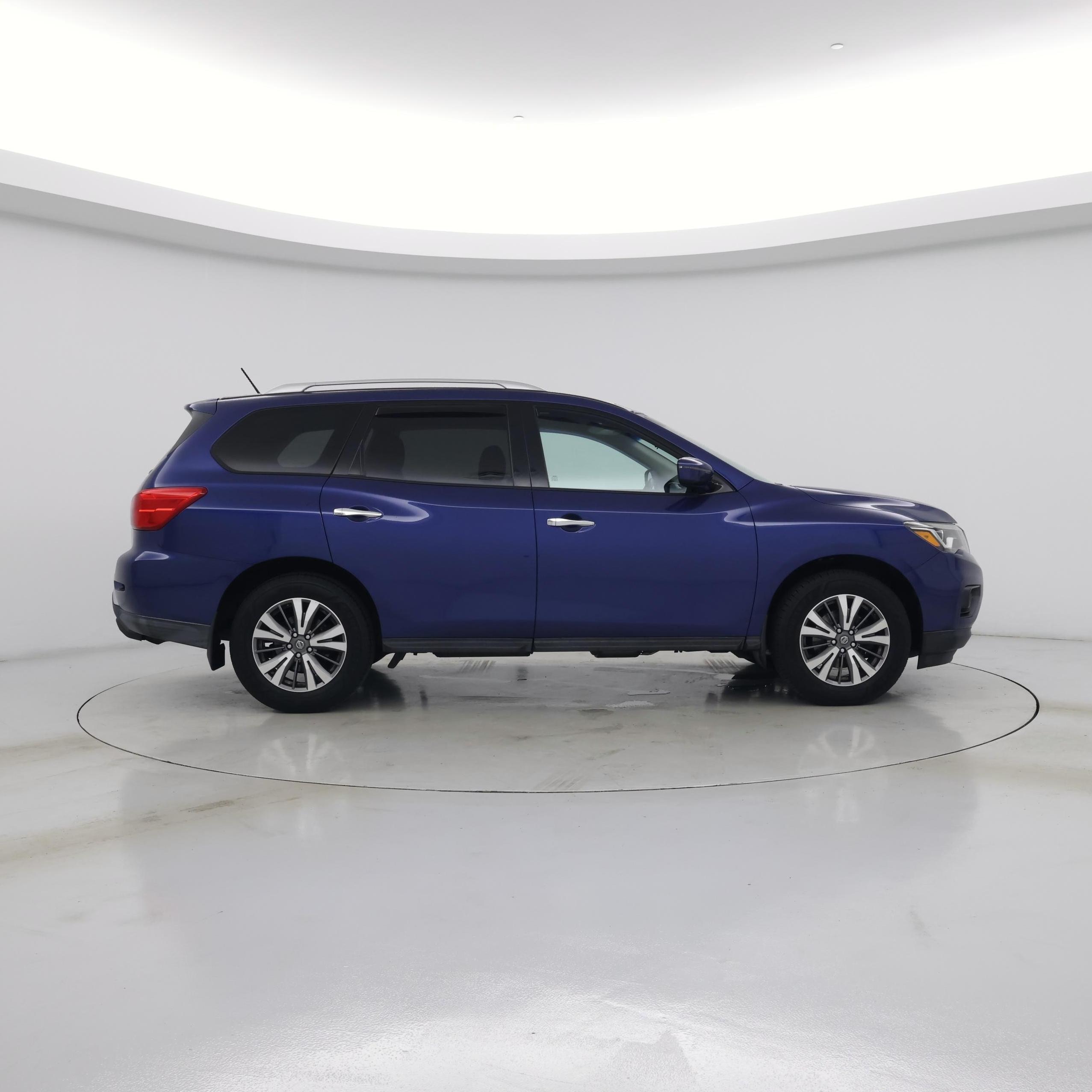 Thumbnail: 2017 Nissan Pathfinder - 7