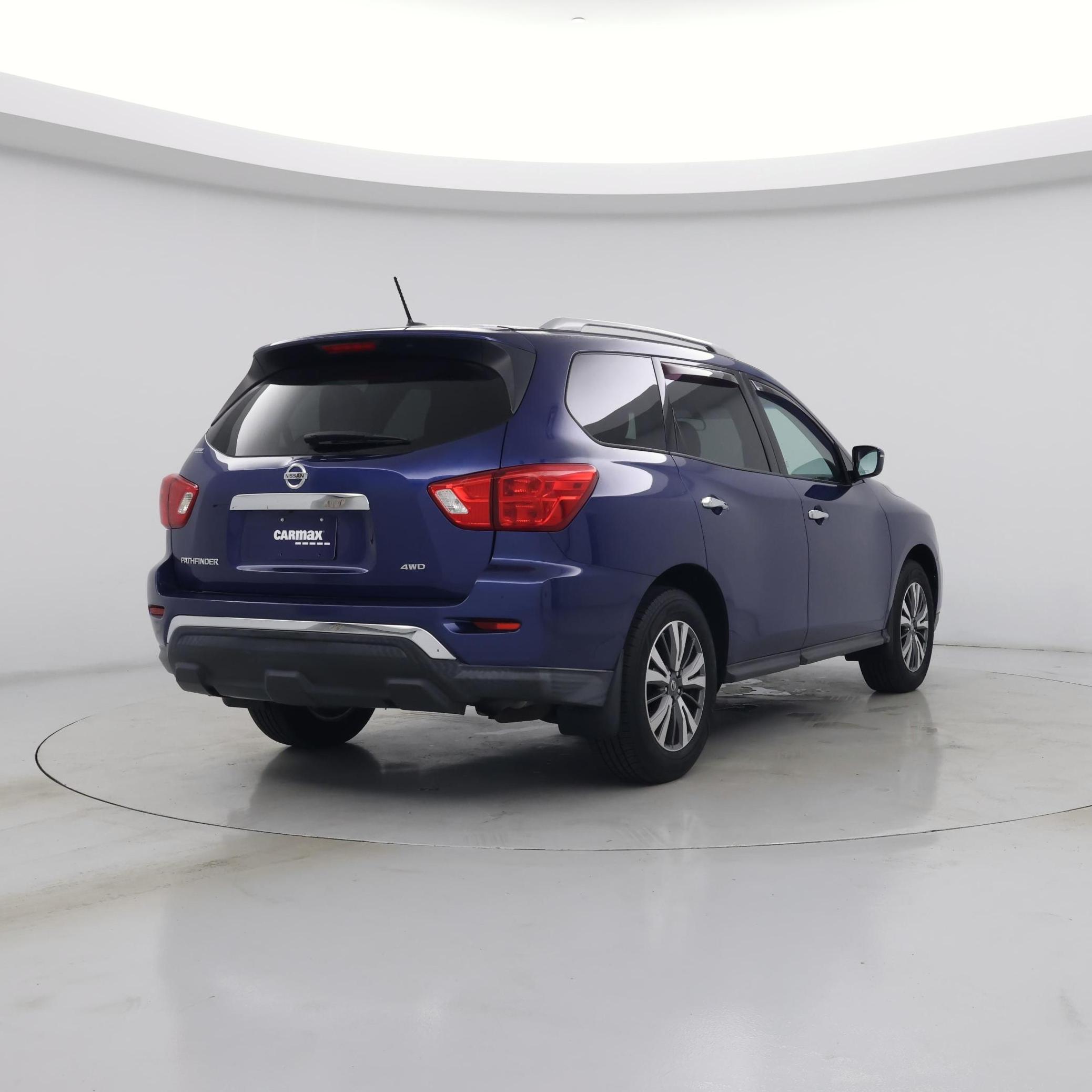 Thumbnail: 2017 Nissan Pathfinder - 8