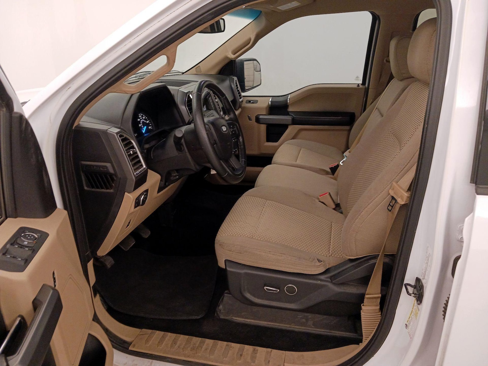 2015 Ford F-150 XLT - Photo 12