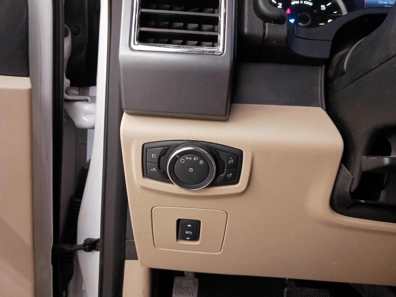 2015 Ford F-150 XLT - Photo 14