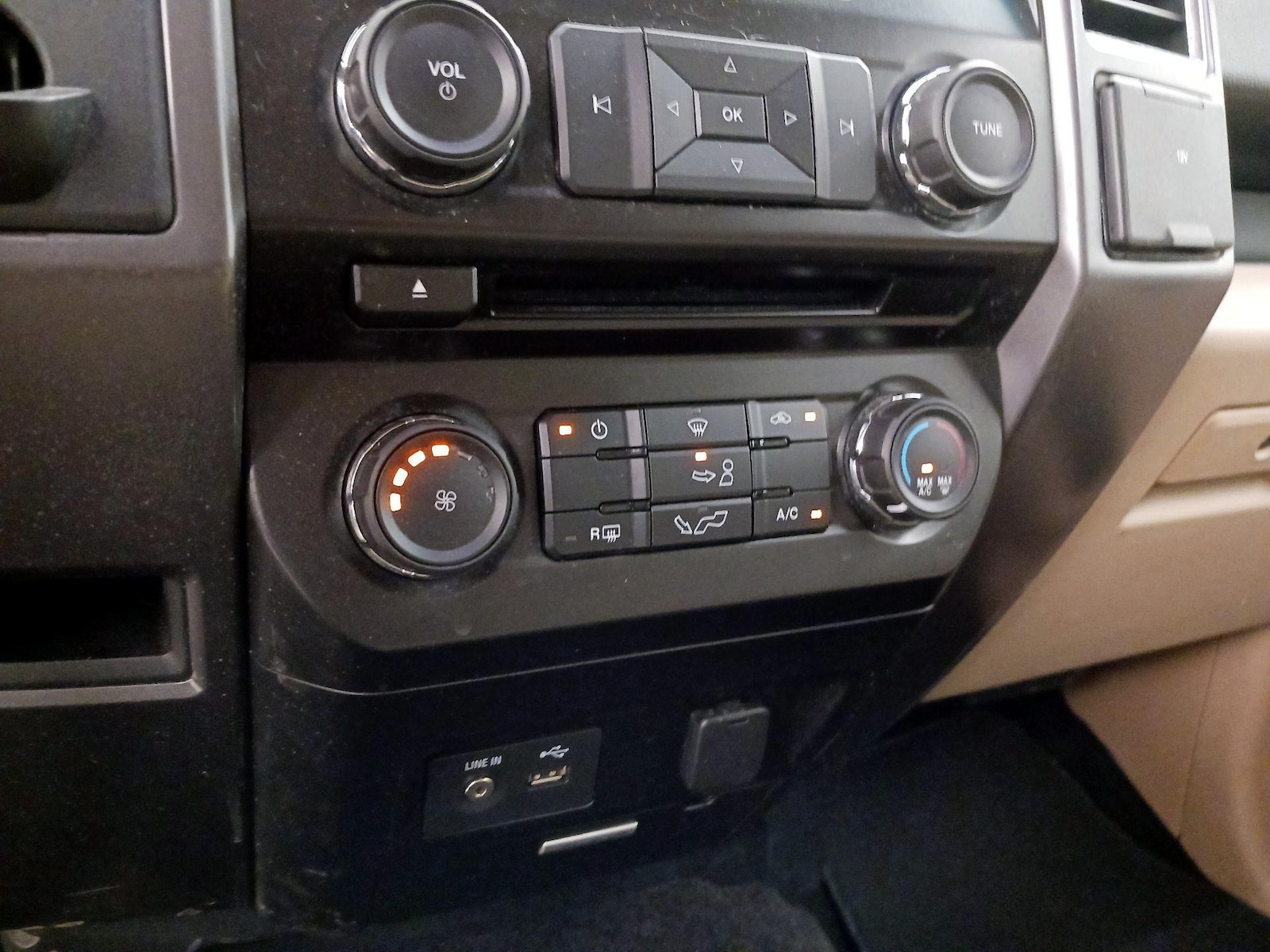 2015 Ford F-150 XLT - Photo 17